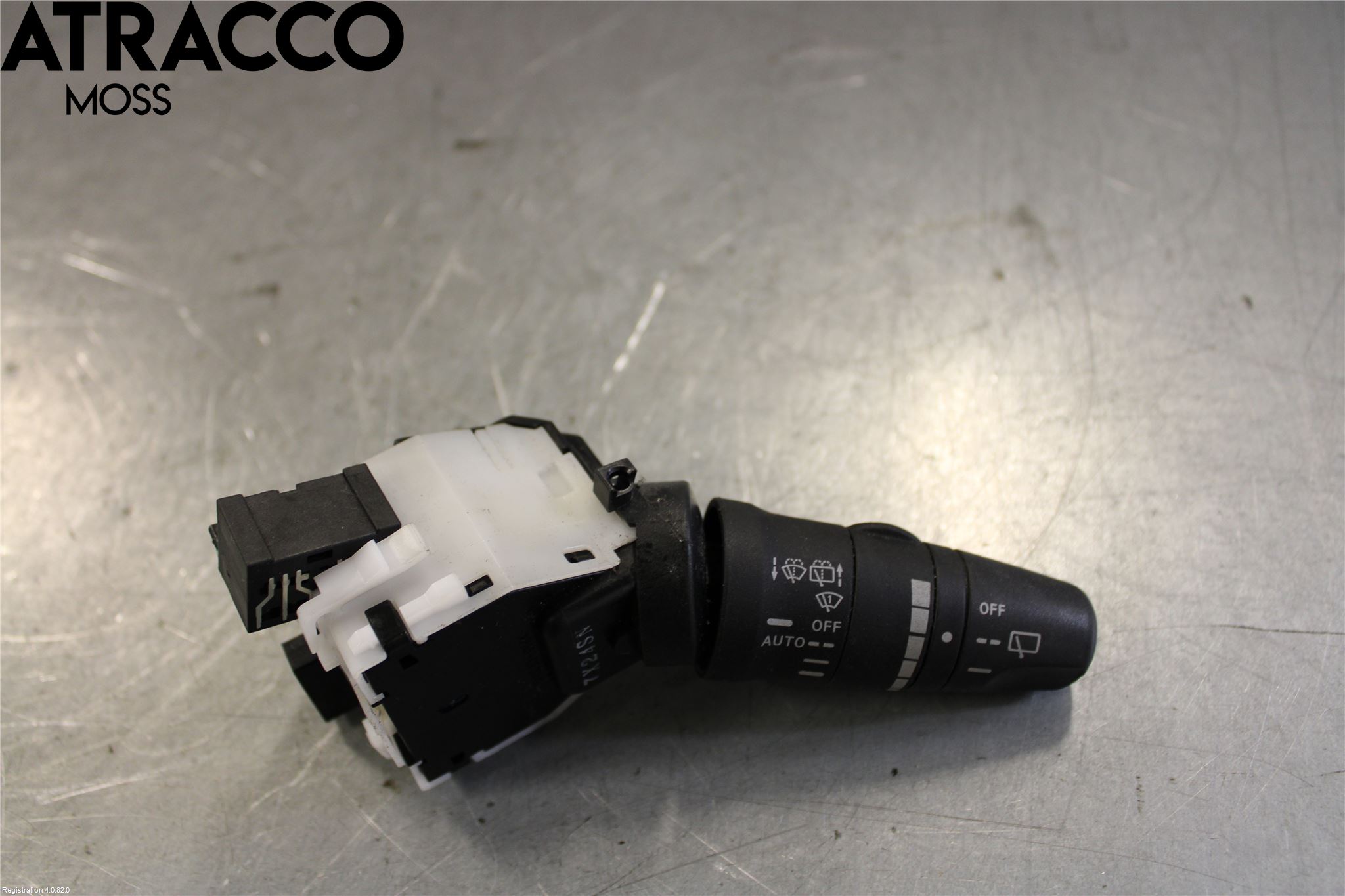 Nissan X-TRAIL 08-14 Bryter Ratt Visker - Spyler