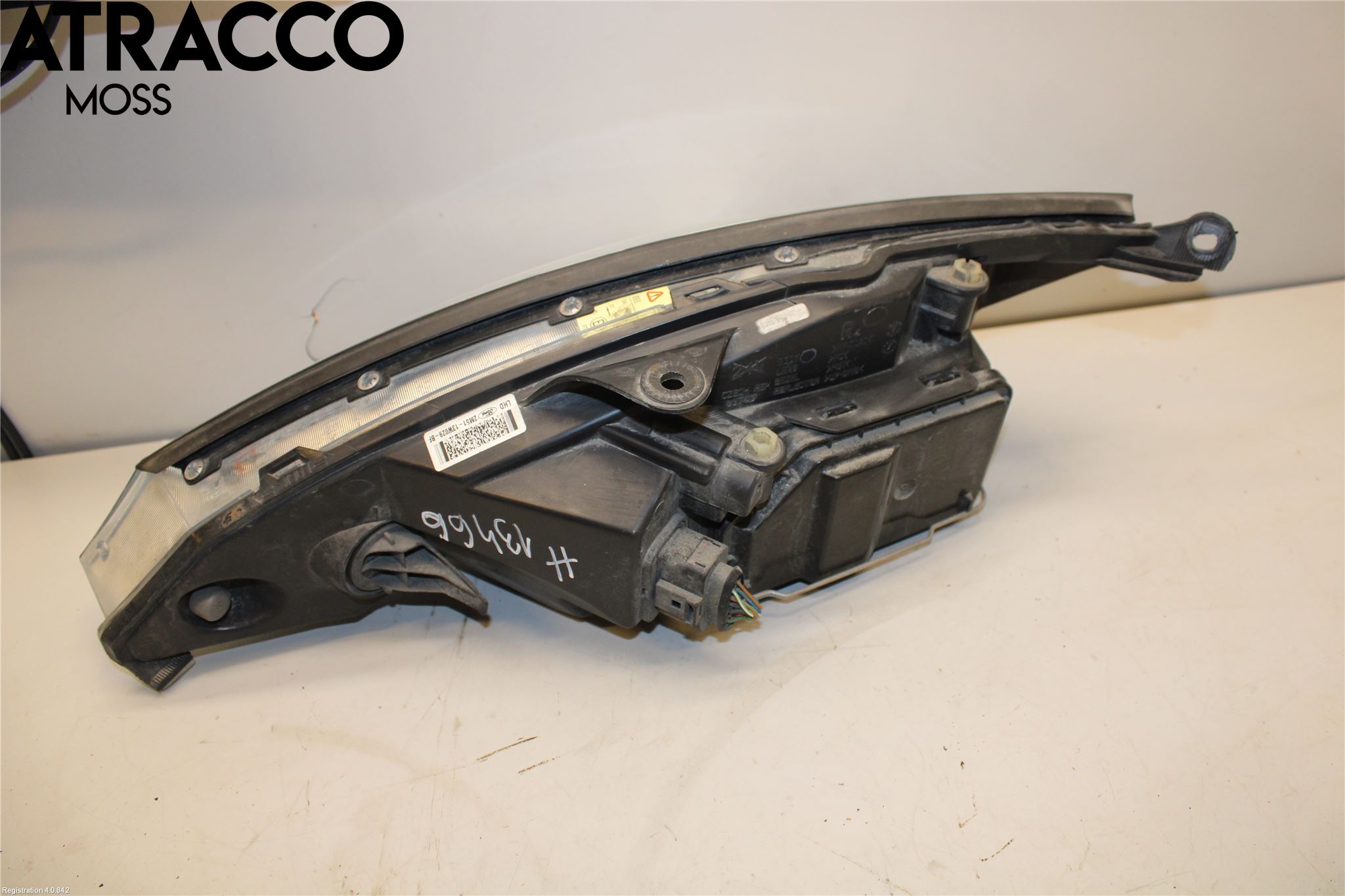 Ford FOCUS     99-04 Frontlykt Høyre