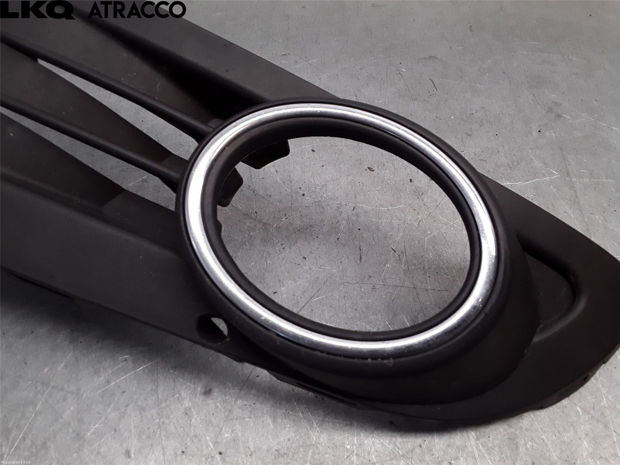 Volkswagen VW GOLF PLUS/CROSS GOLF 04-14 Frontlykt Ramme V Lyktering