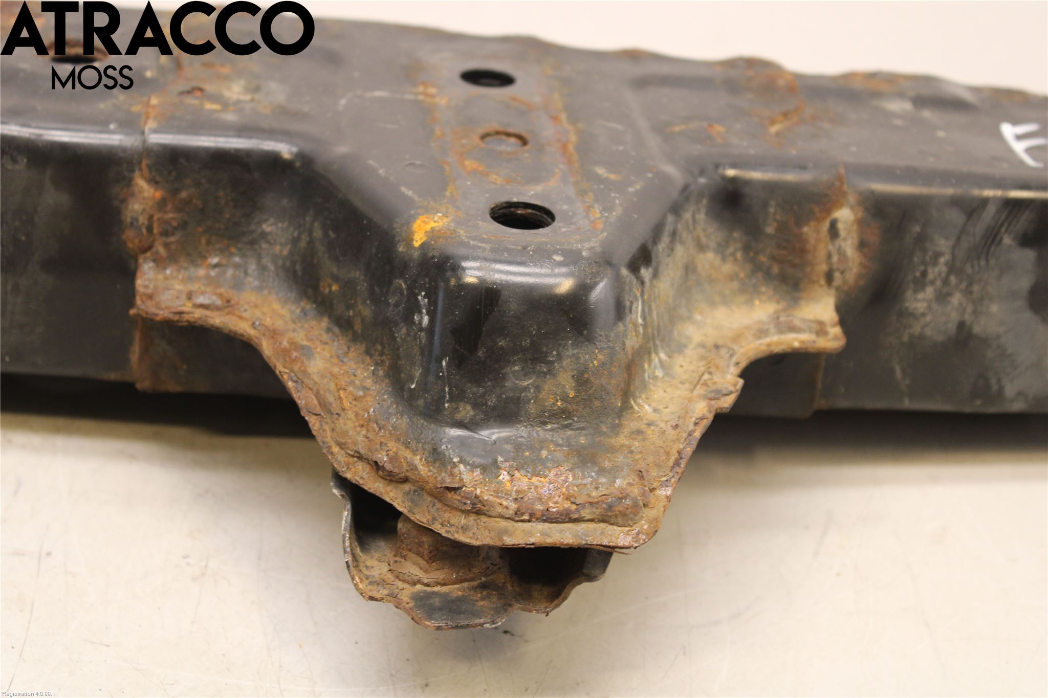 Toyota AURIS 10-12 Motorbjelke (Langs Gående )