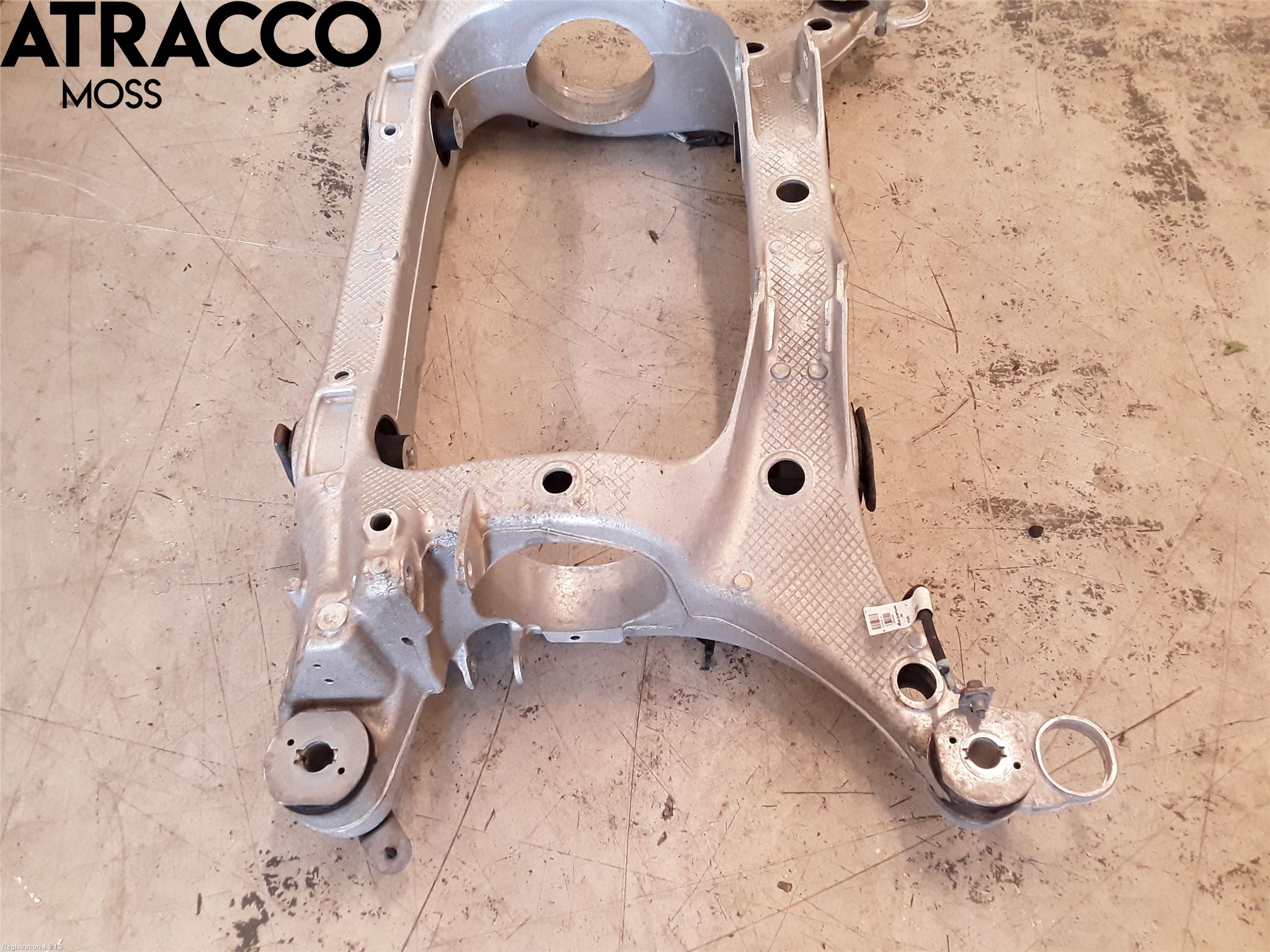 Volvo XC40/RECHARGE 18- Bakaksel Feste Travers-Ramme