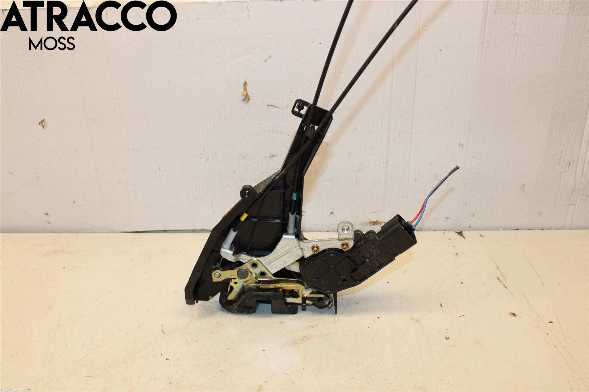 Toyota COROLLA 02-07 Dørlås - Låsekasse