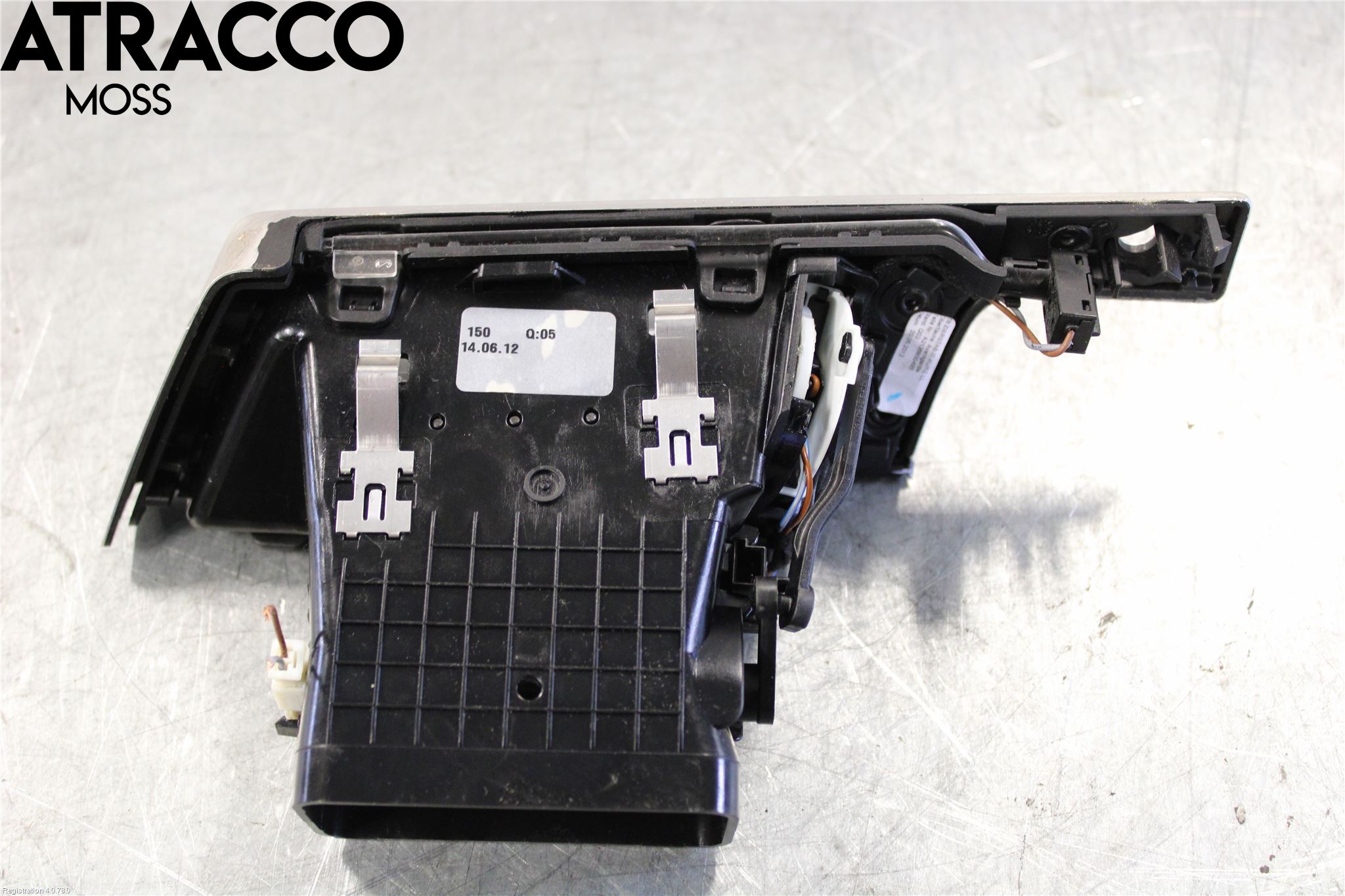 Mercedes-Benz MB E-KLASS (W212) 09-16 Dashbord Kanal - Dyse