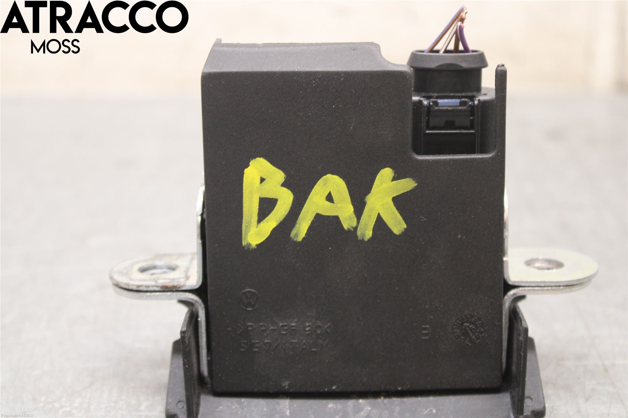 Volkswagen VW GOLF / E-GOLF VII 13-20 Bakluke-Lokk Låsekasse