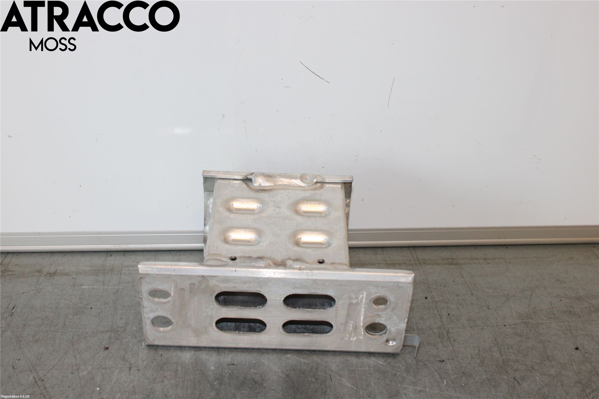 Lexus CT 200h Støtfanger Foran Feste