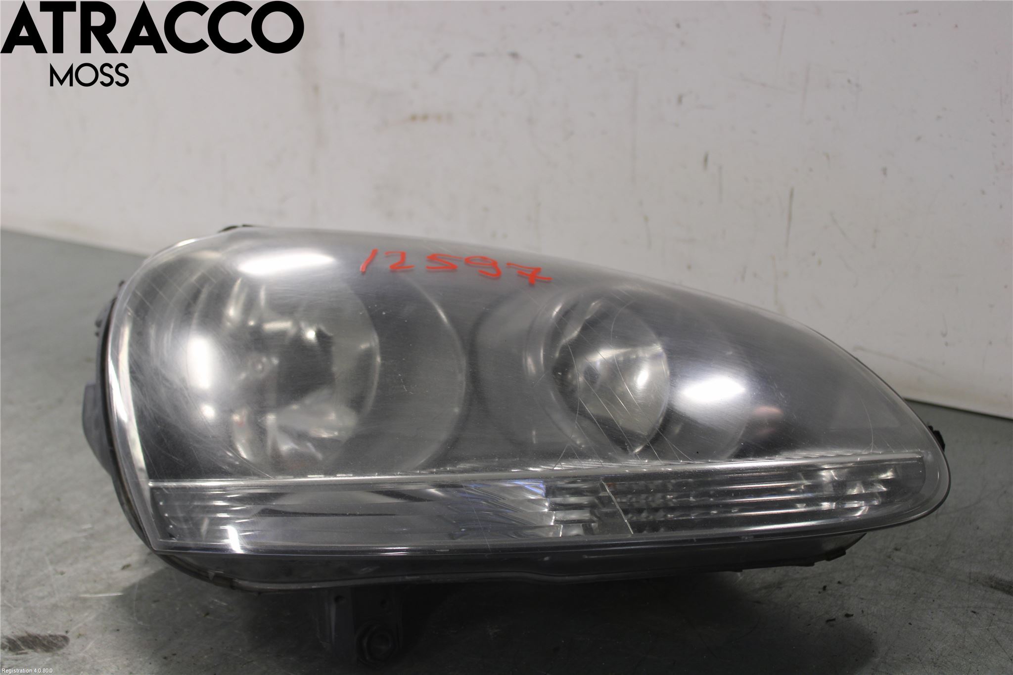 Volkswagen VW GOLF V 04-09 Frontlykt Høyre