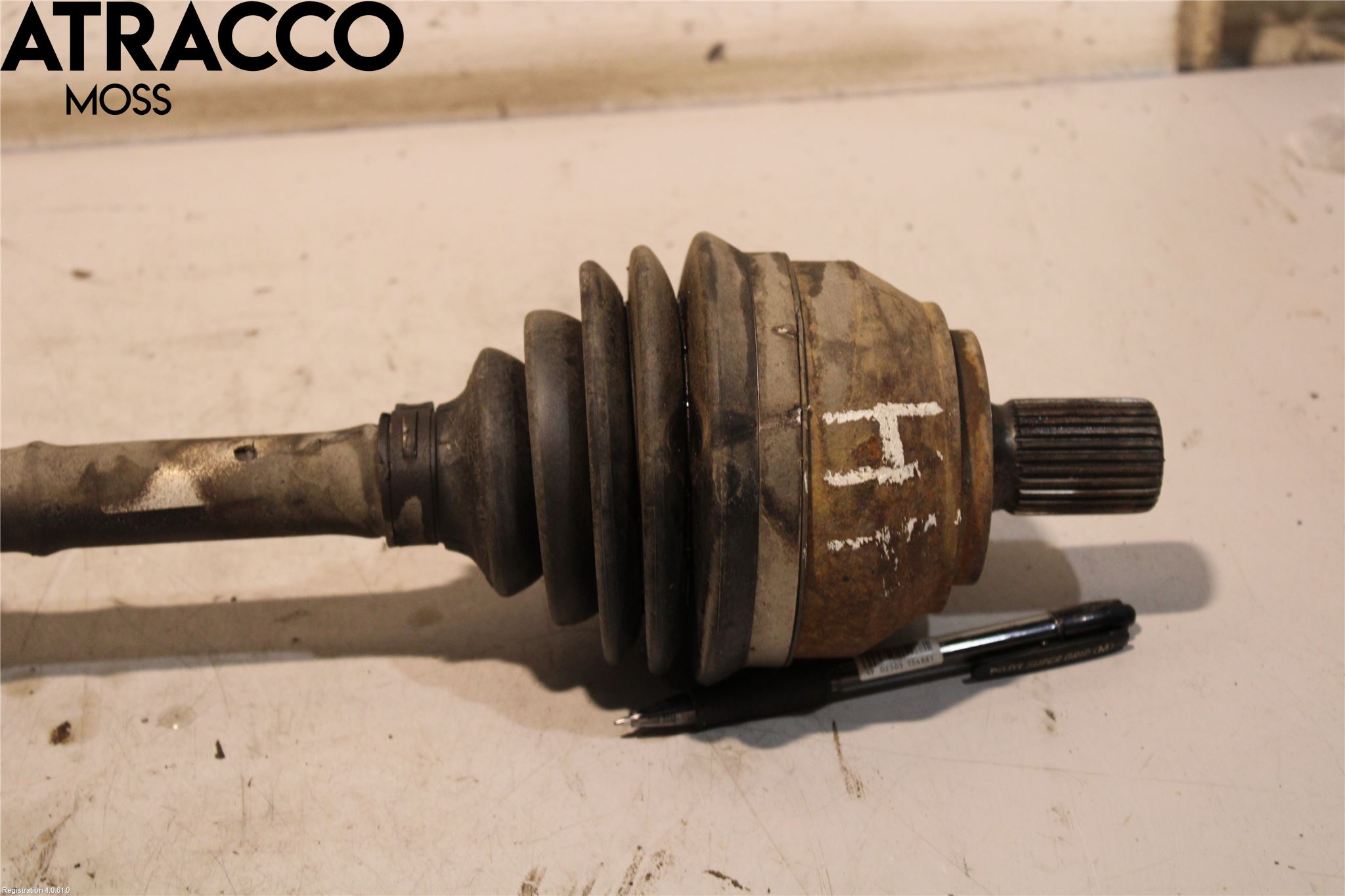 Volkswagen VW AMAROK 2H 10-22 Drivaksel Foran Kompl Høyre