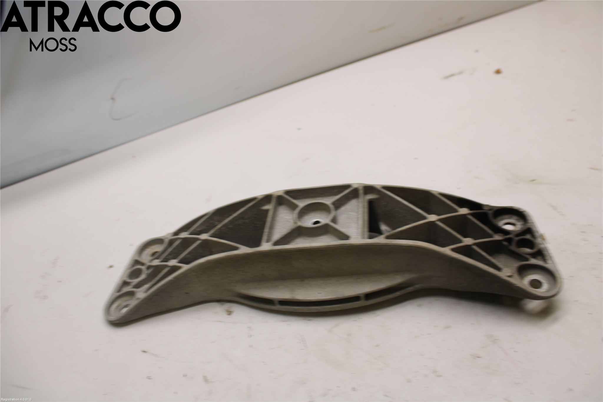 BMW 5 E60/61 Sed/Tou 02-10 Gearkasse Bjelke - Travers