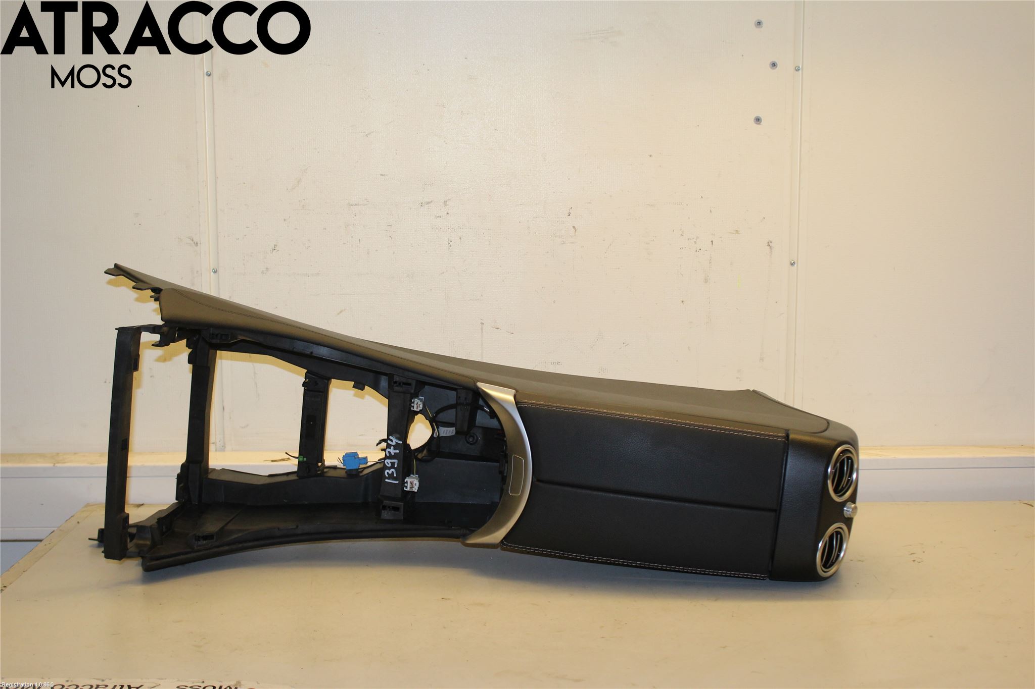 Mercedes-Benz MB EQC (N293) 20- Innr Konsoll-Lomme