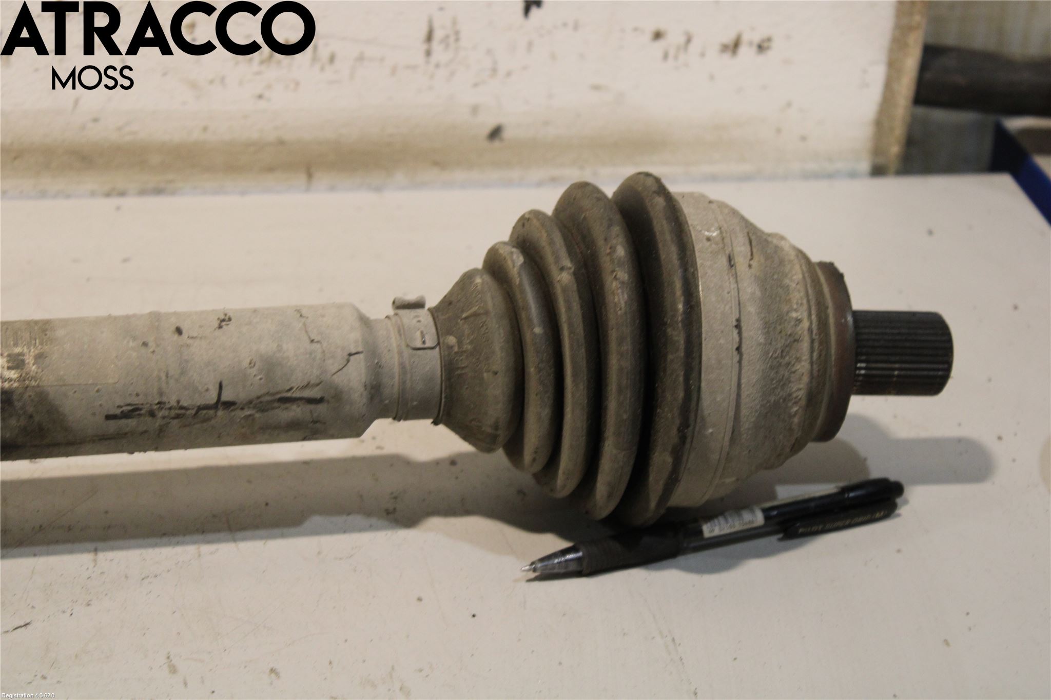 Volkswagen VW PASSAT 05-11 Drivaksel Foran Kompl Høyre