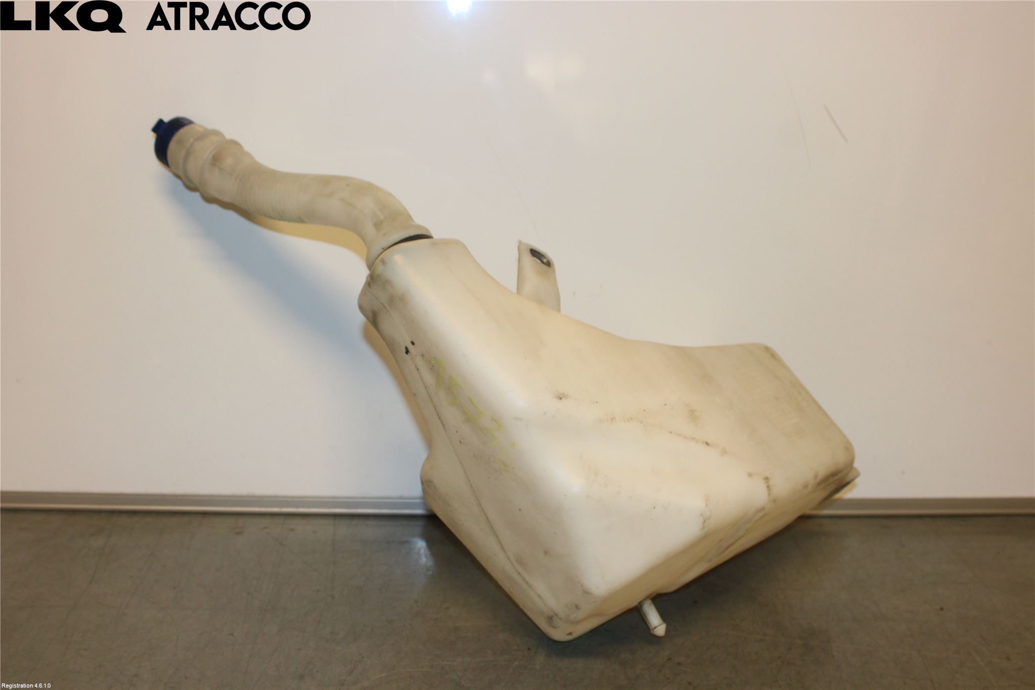 Iveco DAILY 14->> Spylerbeholder Frontrute