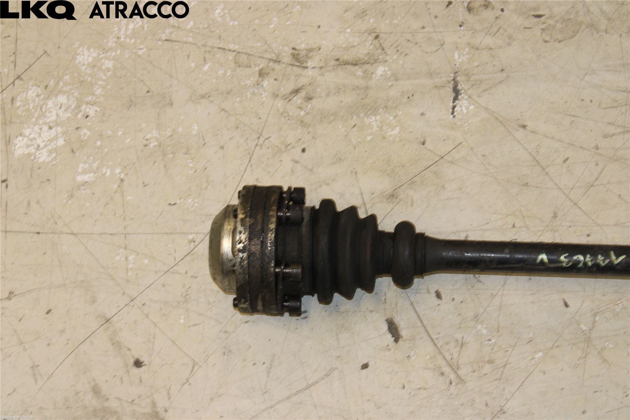 Volkswagen VW TRANSP/CARAVELLE (T5) 04-15 Drivaksel Foran Kompl Venstre