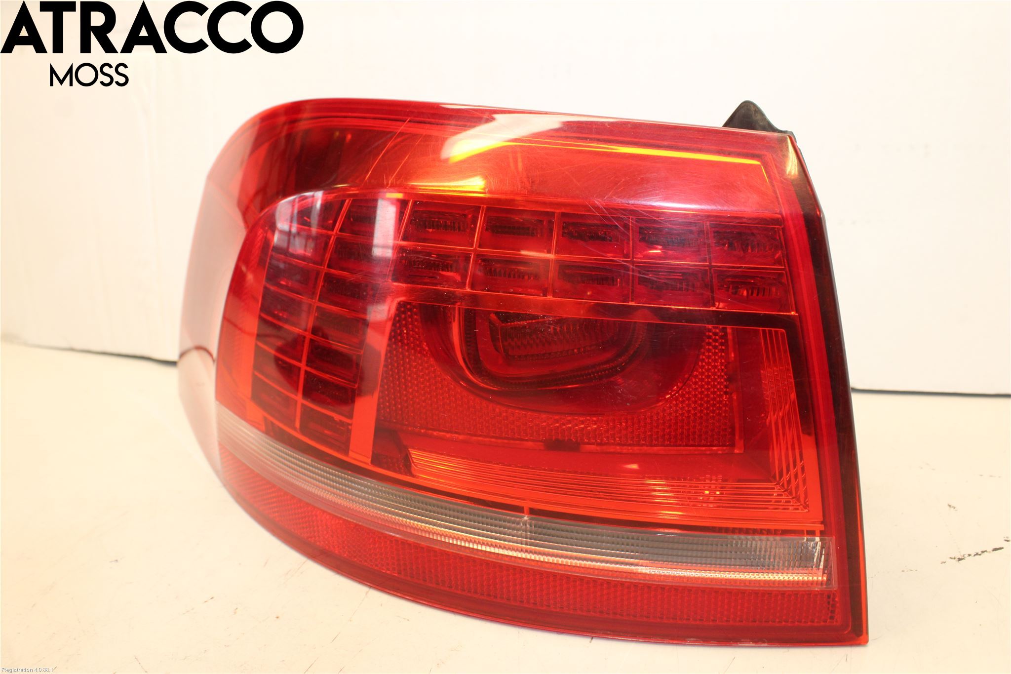 Volkswagen VW PASSAT 11-14 Baklykt Venstre