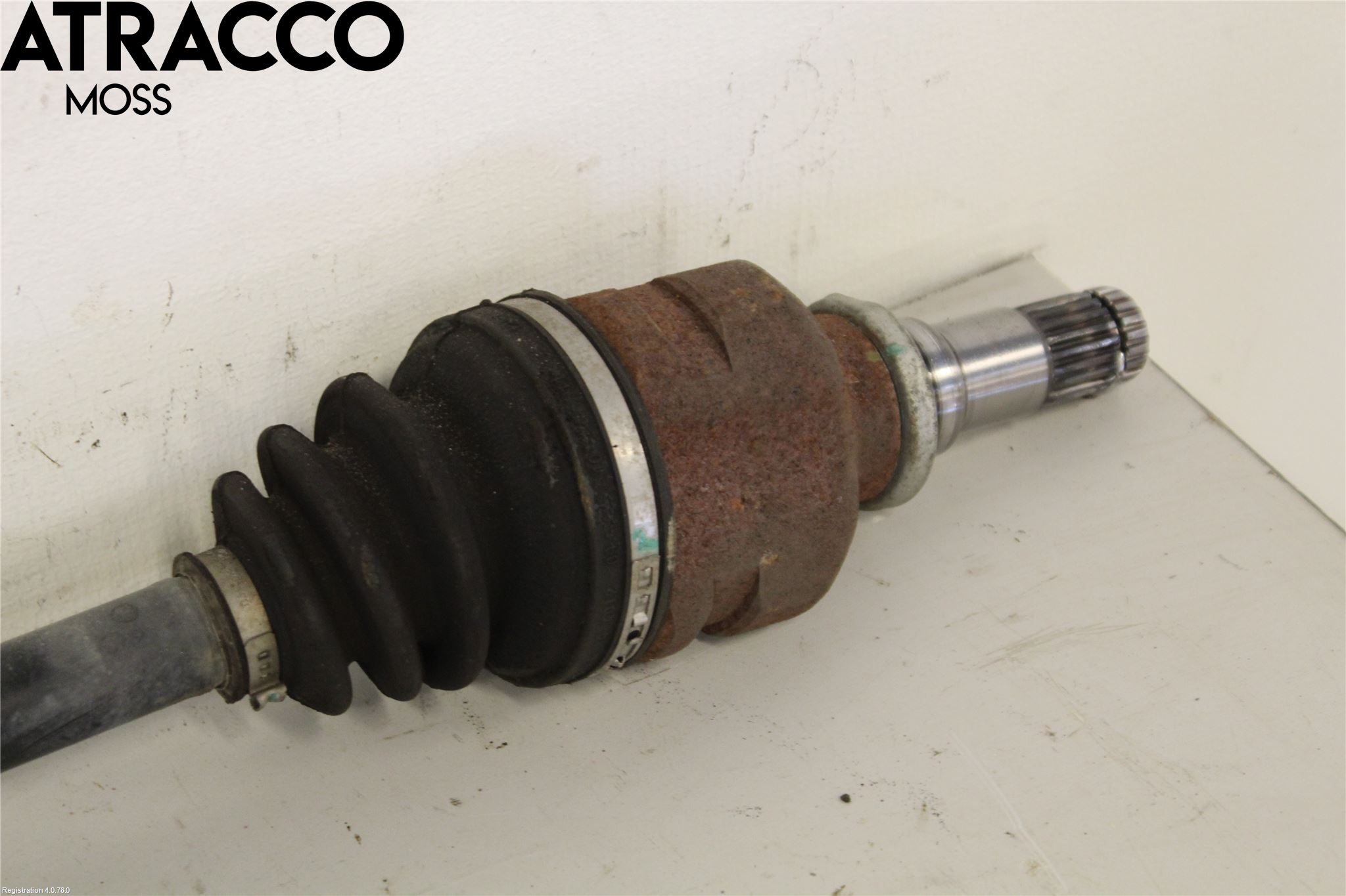 Toyota YARIS XP130 12-14 Drivaksel Foran Kompl Høyre