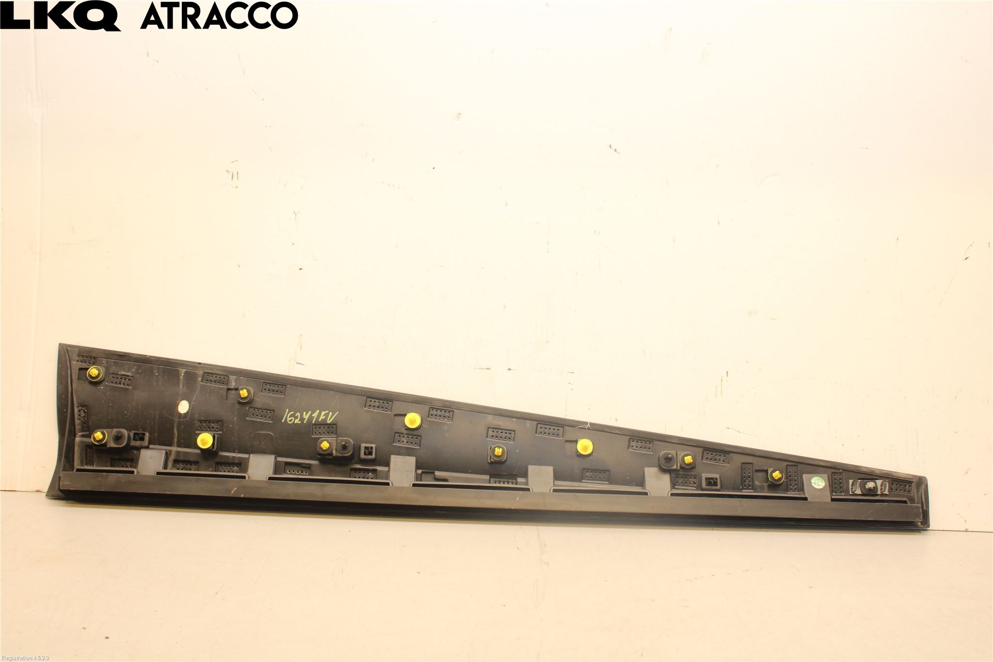 MG 4 23- List Venstre Side