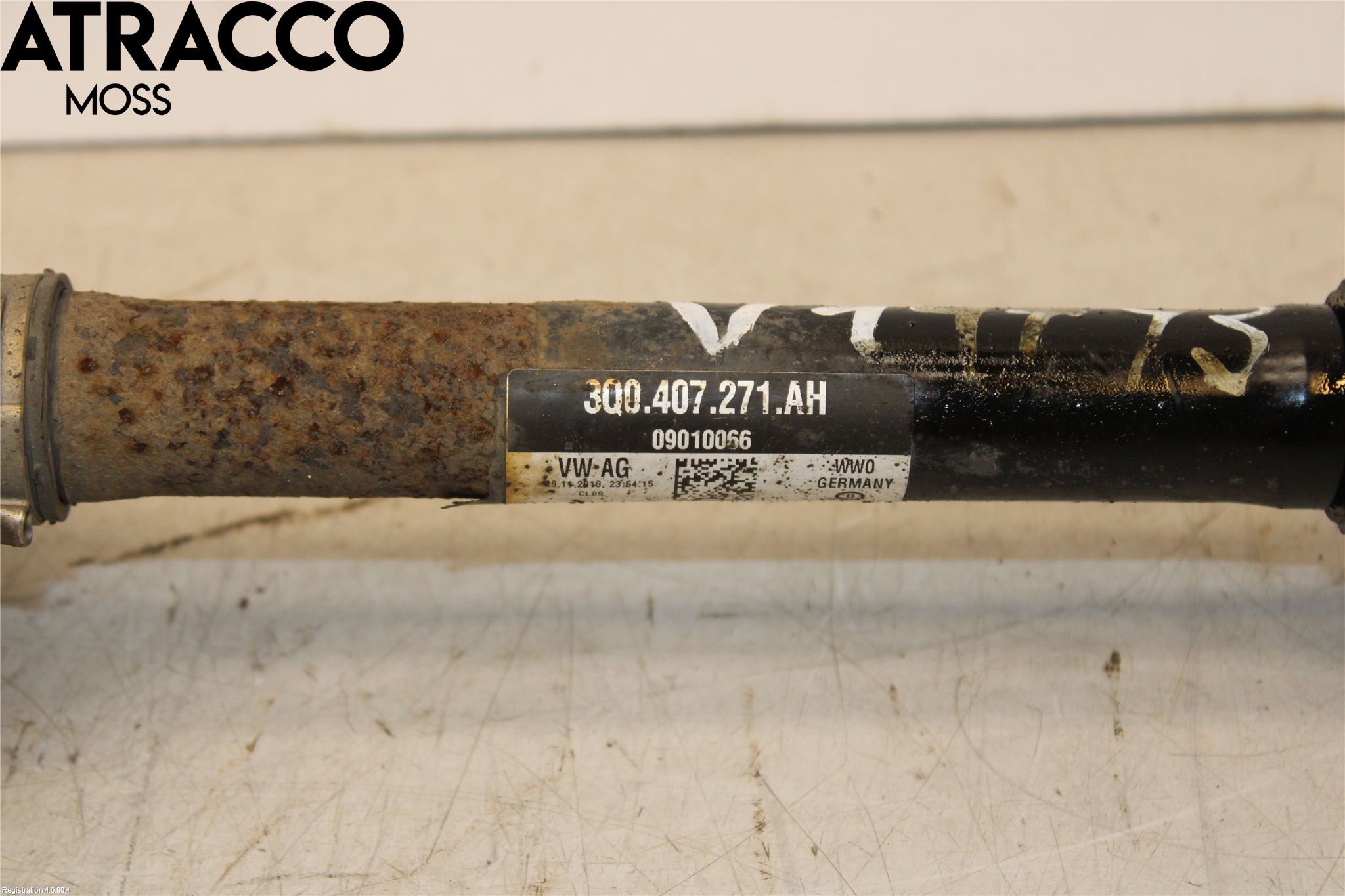 Volkswagen VW TOURAN 16- Drivaksel Foran Kompl Venstre