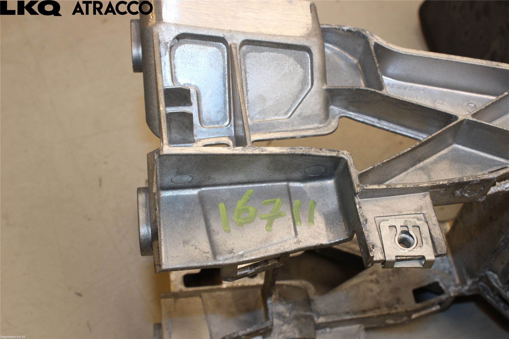 Audi Q4 E-TRON FZ 22- Innr Armlene