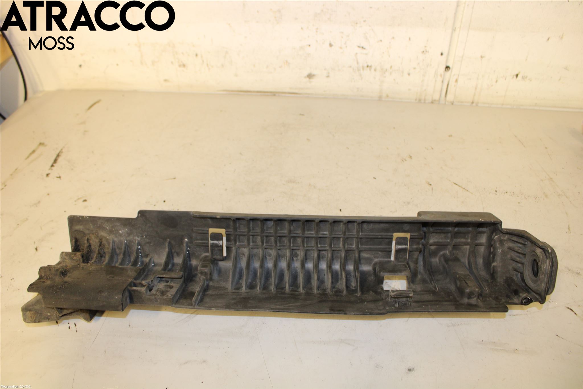 BMW X3 F25 10-17 Radiator Feste - Ramme - Bjelk