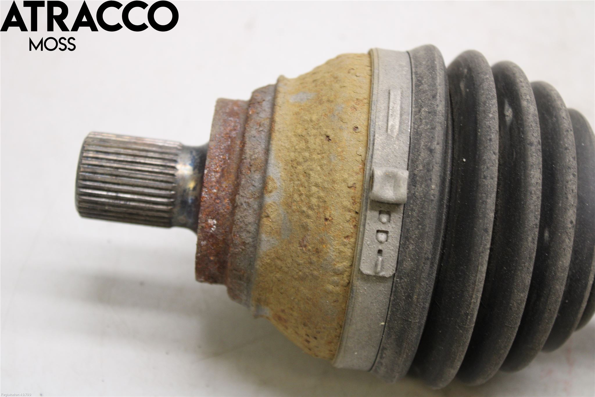 Volkswagen VW PASSAT 15-19 Drivaksel Foran Kompl Venstre