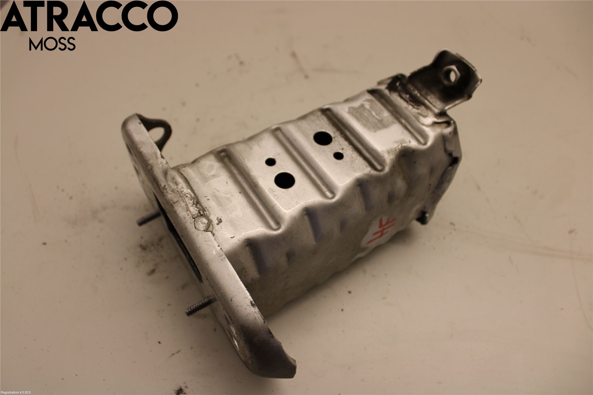 Toyota YARIS XP130 15-20 Støtfanger Foran Feste