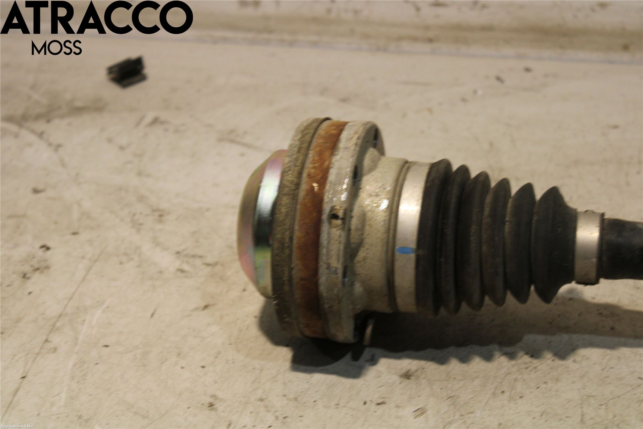 Volkswagen VW GOLF VI 09-13 Drivaksel Foran Kompl Venstre