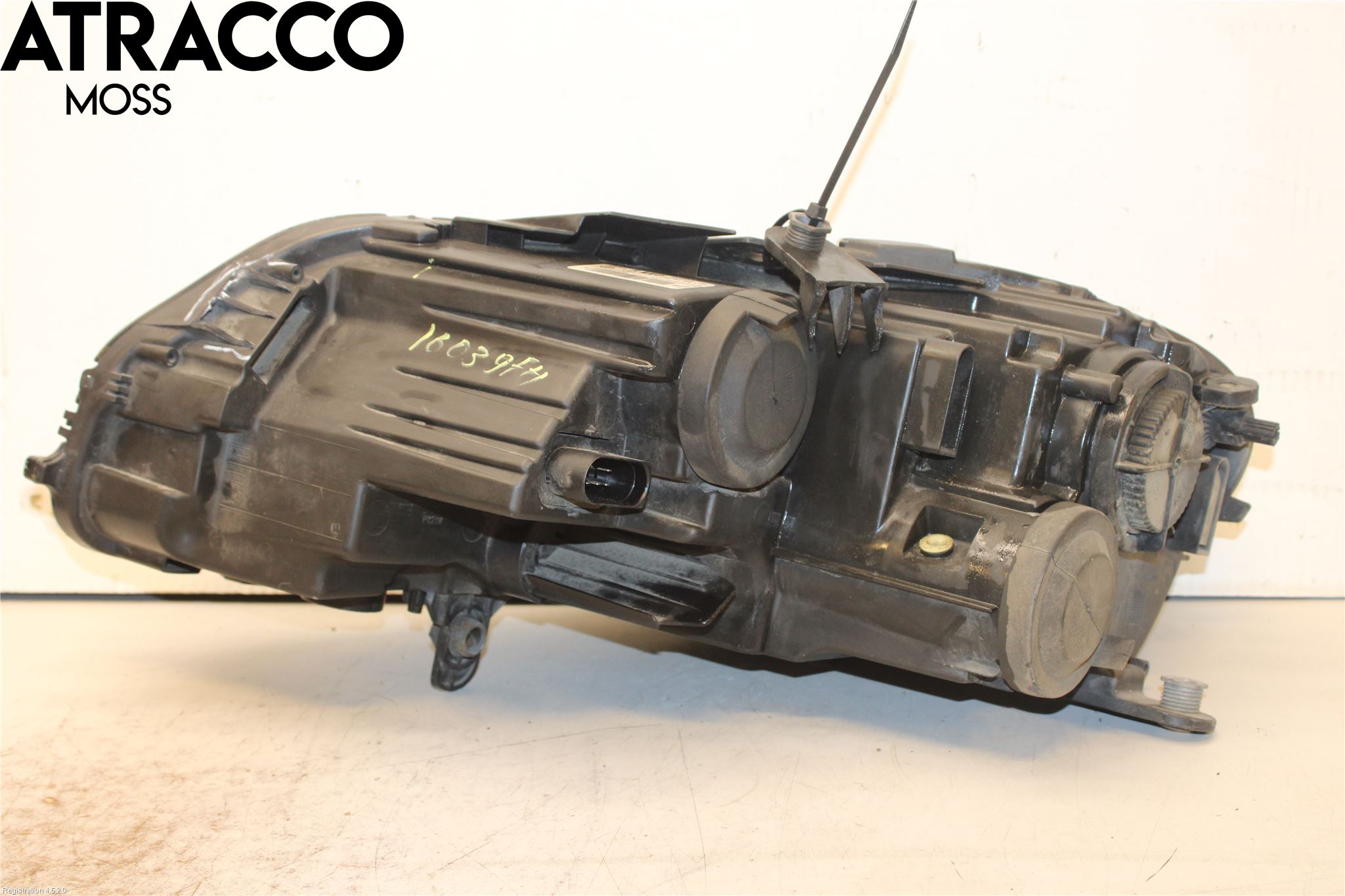 Volkswagen VW PASSAT 11-14 Frontlykt Høyre