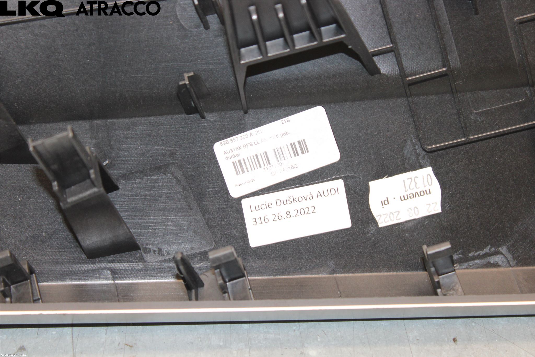 Audi Q4 E-TRON FZ 22- Innr Dashbord Sparkeplate