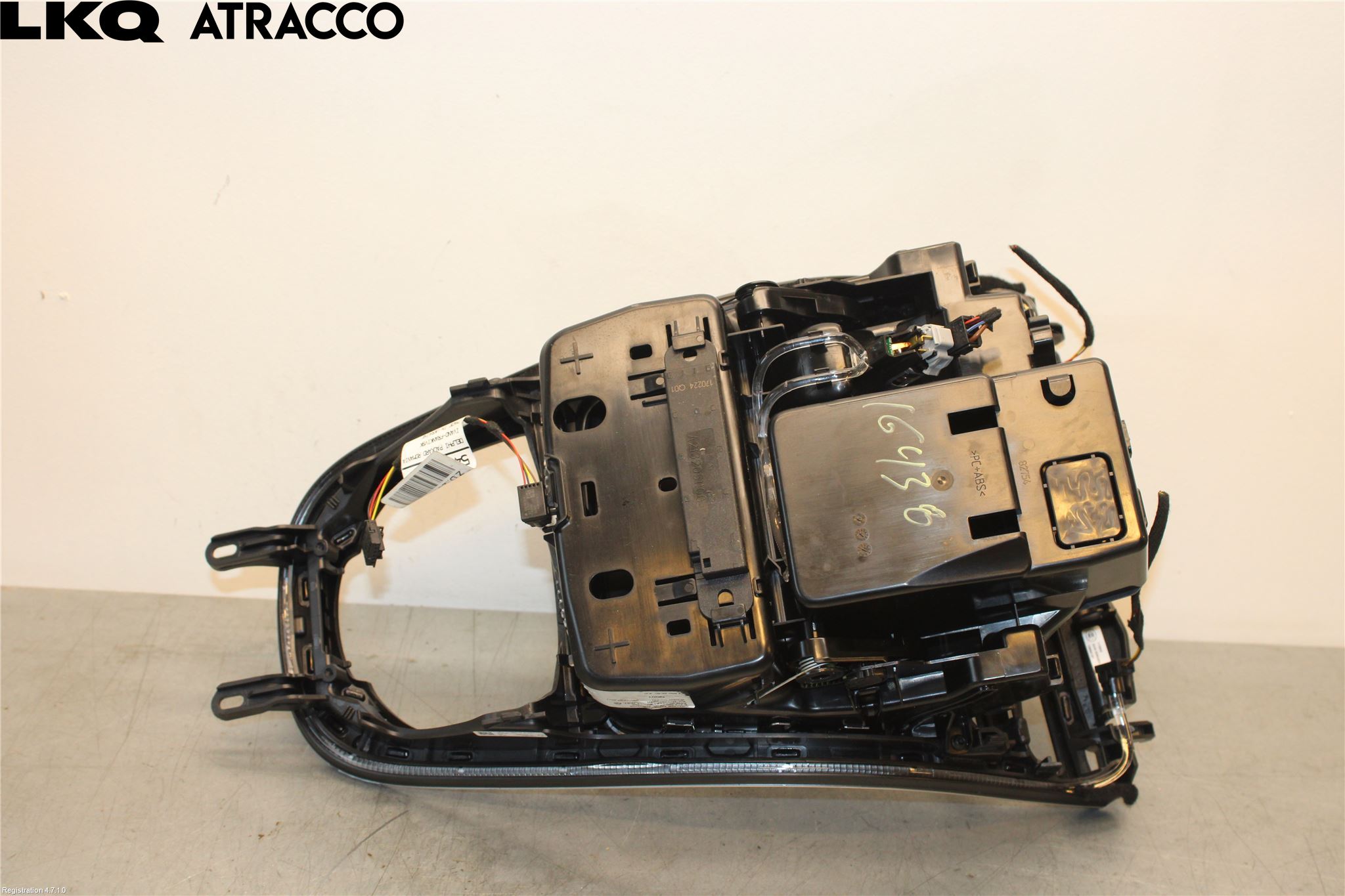 Mercedes-Benz MB E-KLASS (W213) 16-23 Instrumentkonsoll Midt