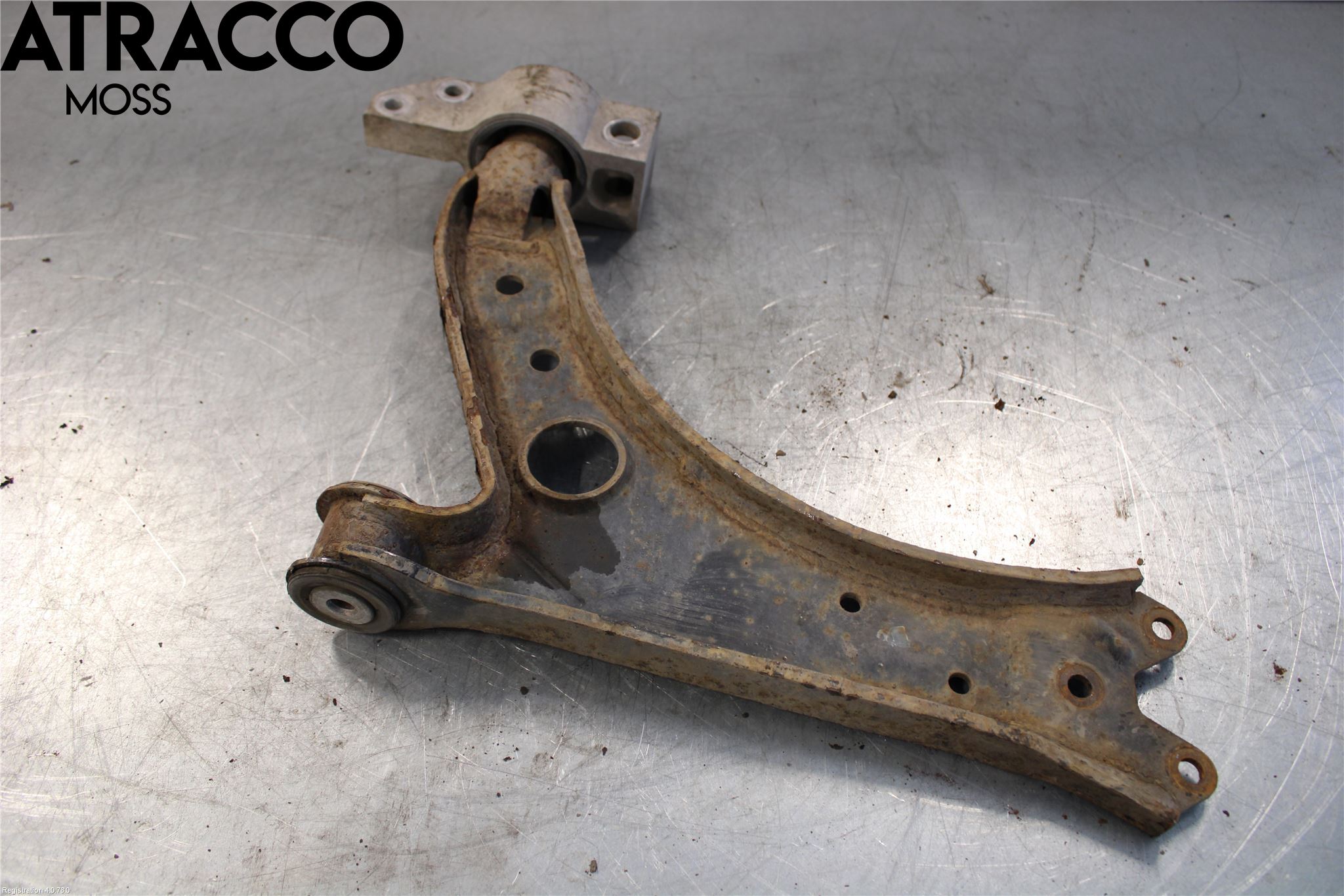 Volkswagen VW GOLF PLUS/CROSS GOLF 04-14 Bærearm Foran Høyre Nedre