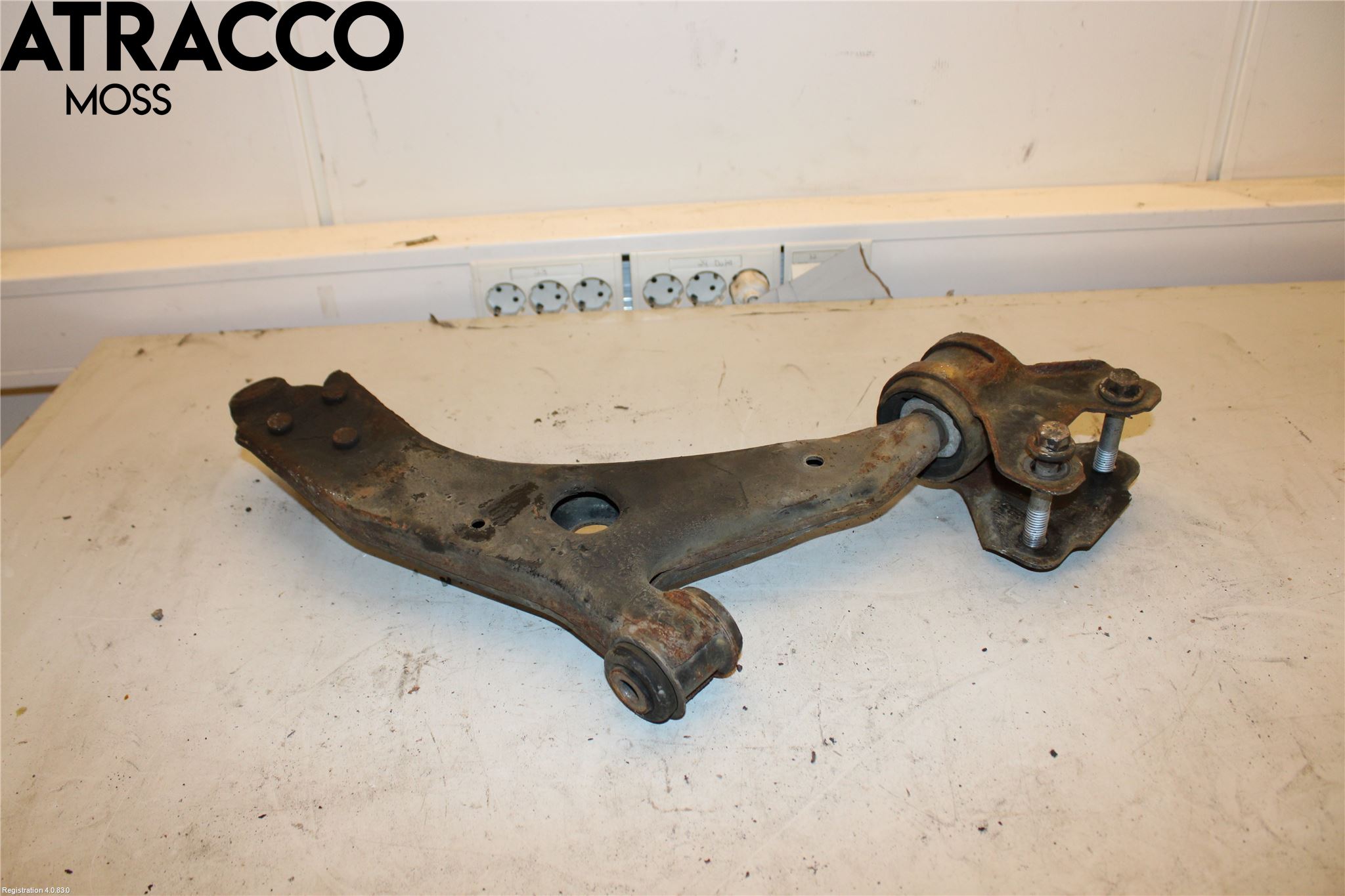 Volvo V40 12-19 Bærearm Foran Venstre Nedre