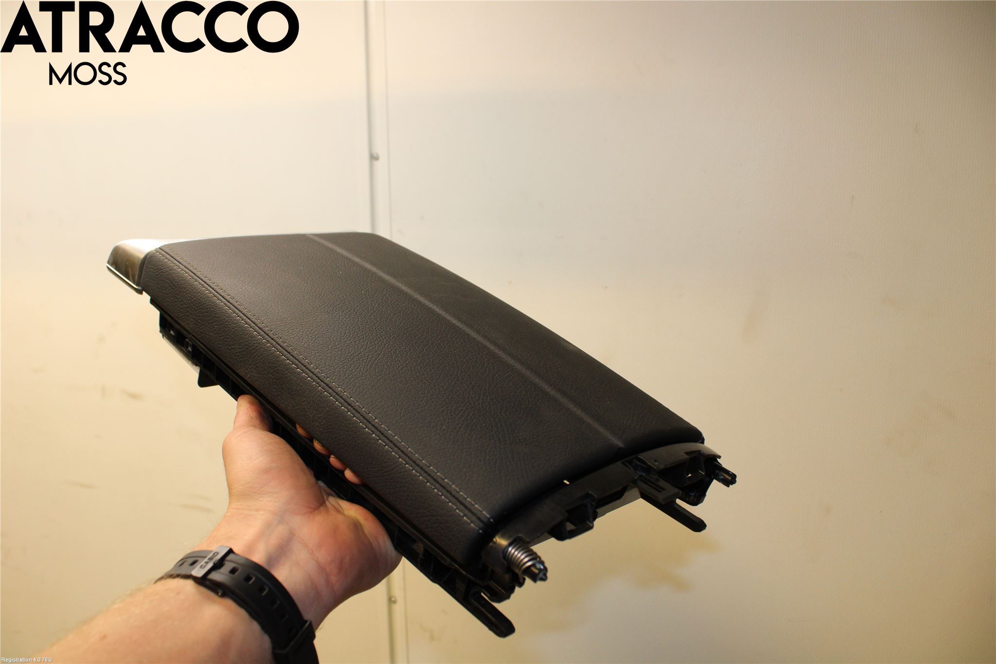 Mercedes-Benz MB EQC (N293) 20- Innr Armlene