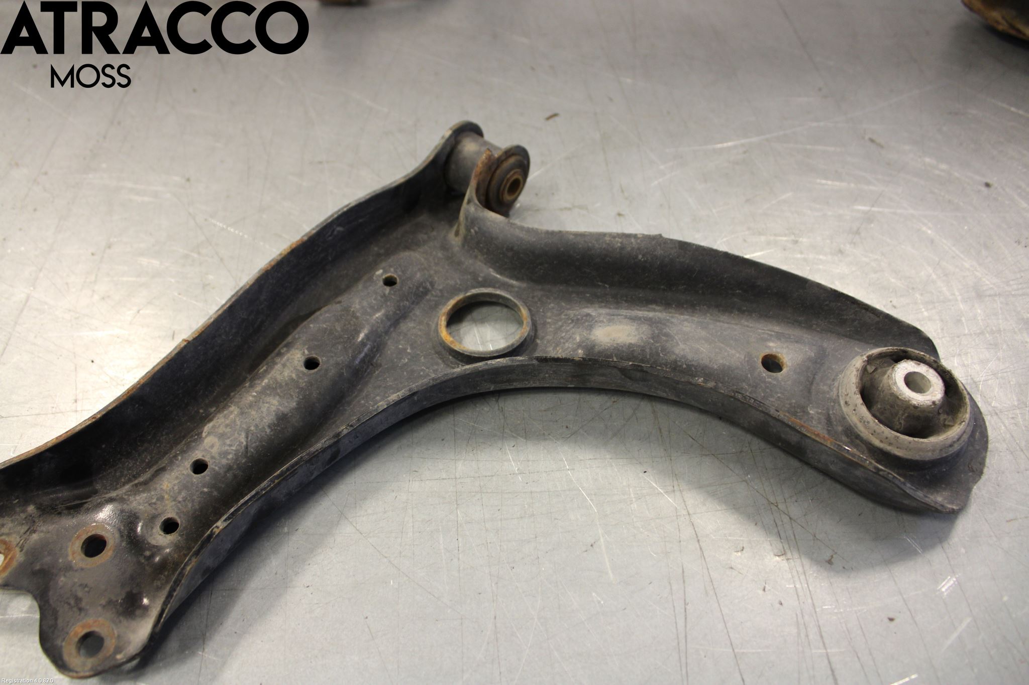 Skoda FABIA 07-14 Bærearm Foran Høyre Nedre