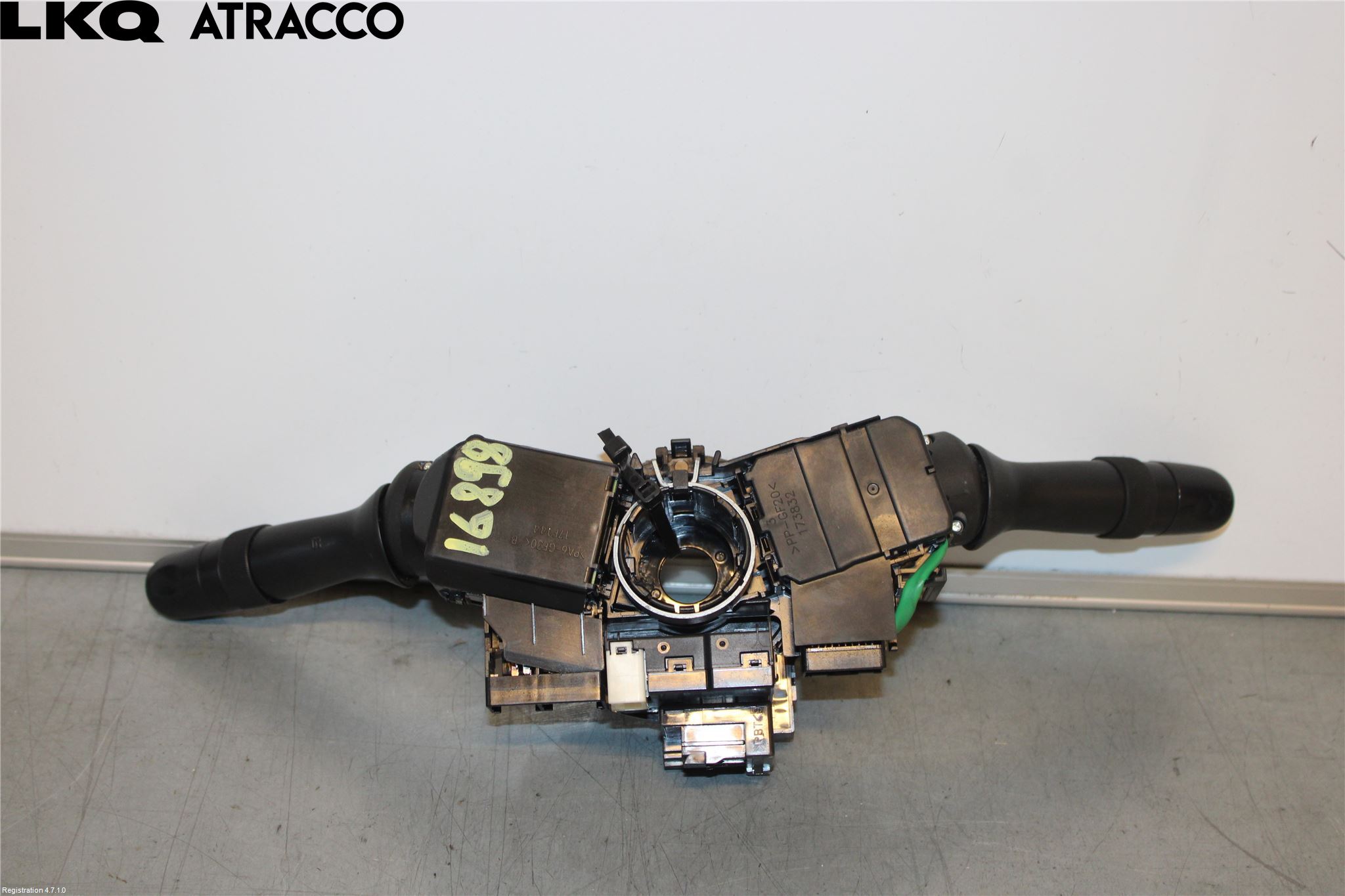 Toyota YARIS XP130 15-20 Bryter Ratt Kombi H Og V