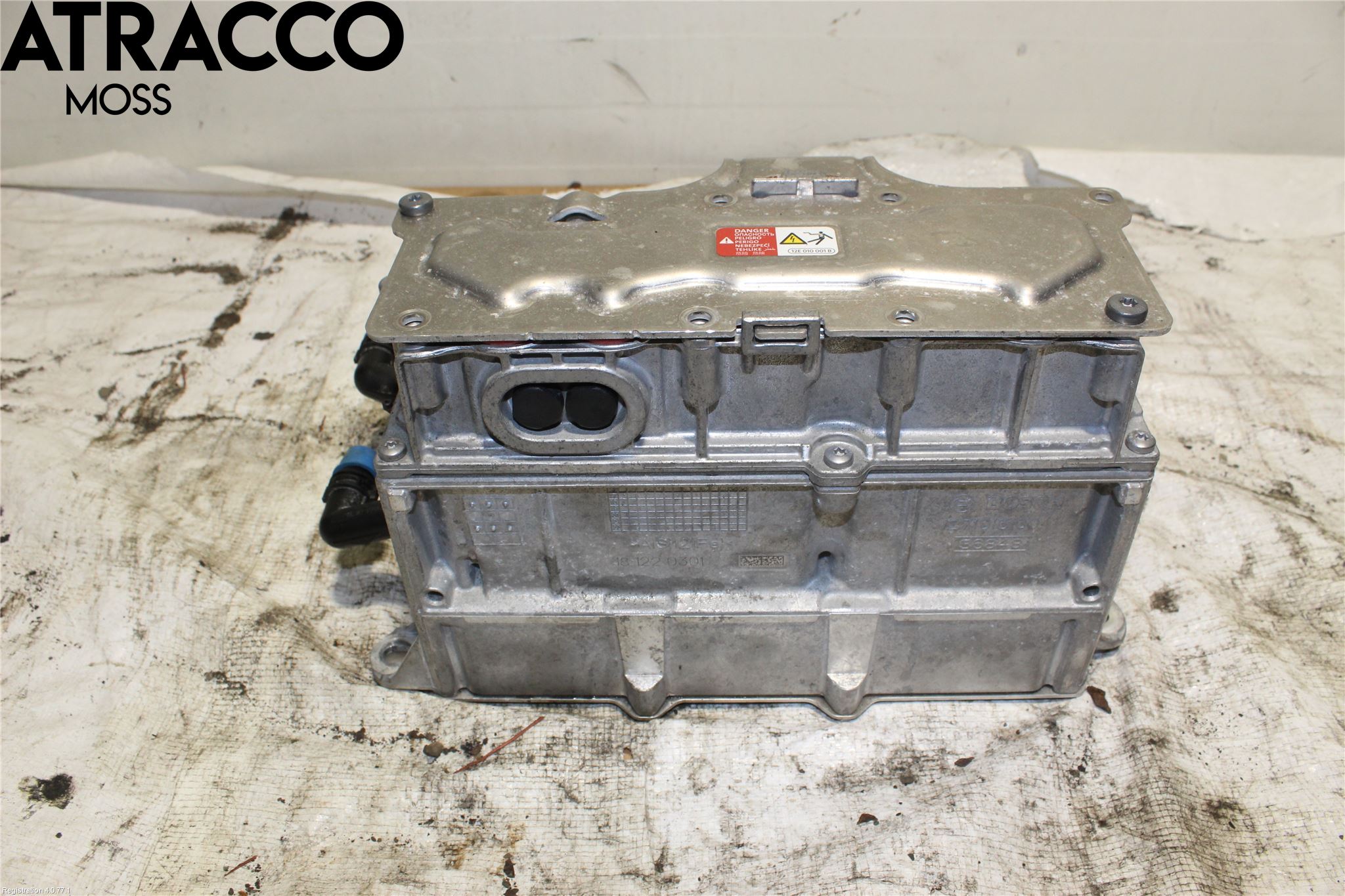 Volkswagen VW GOLF / E-GOLF VII 13-20 Inverter 12-)220V