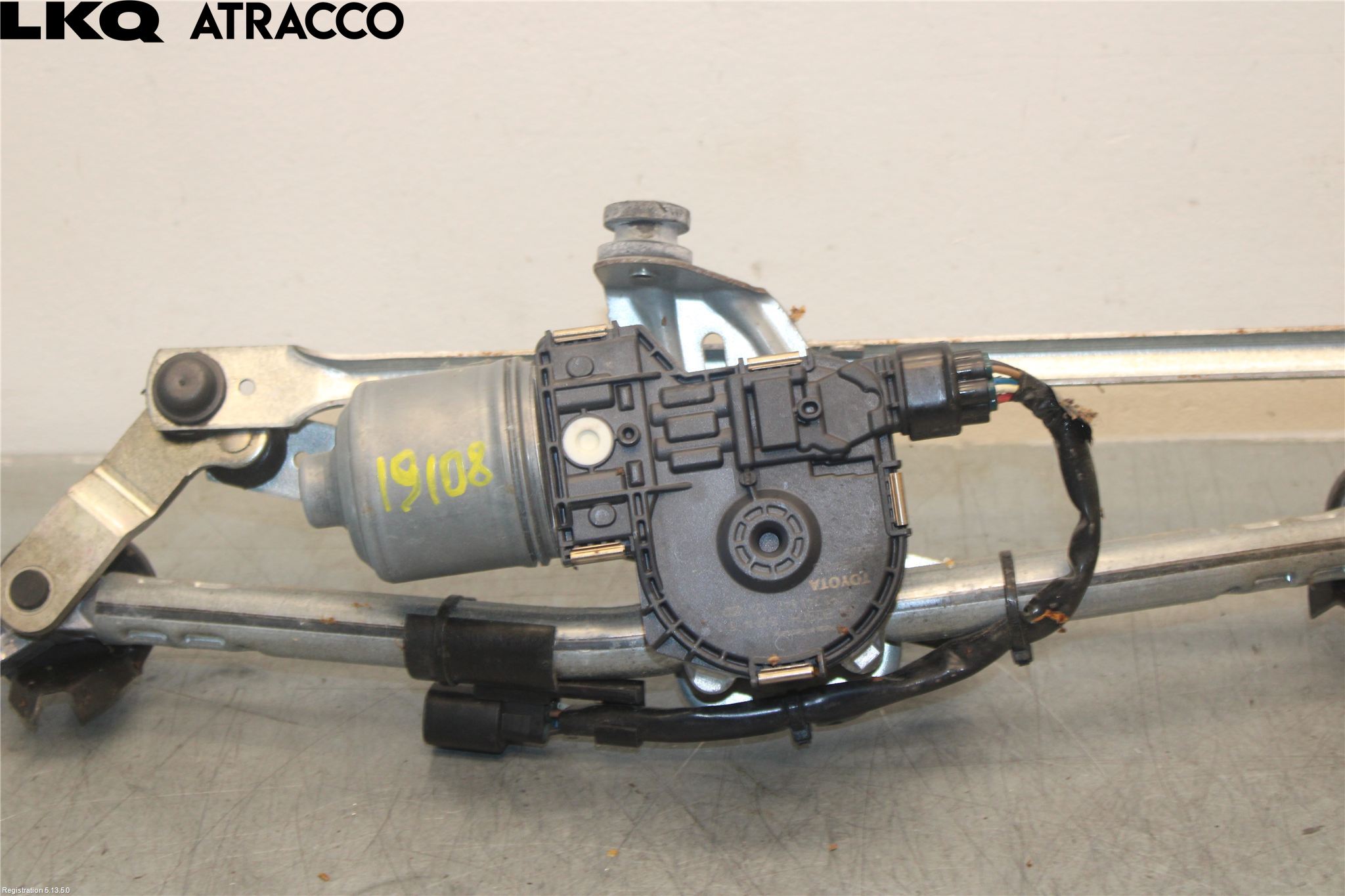 Toyota AVENSIS 16-18 Viskermotor Frontrute