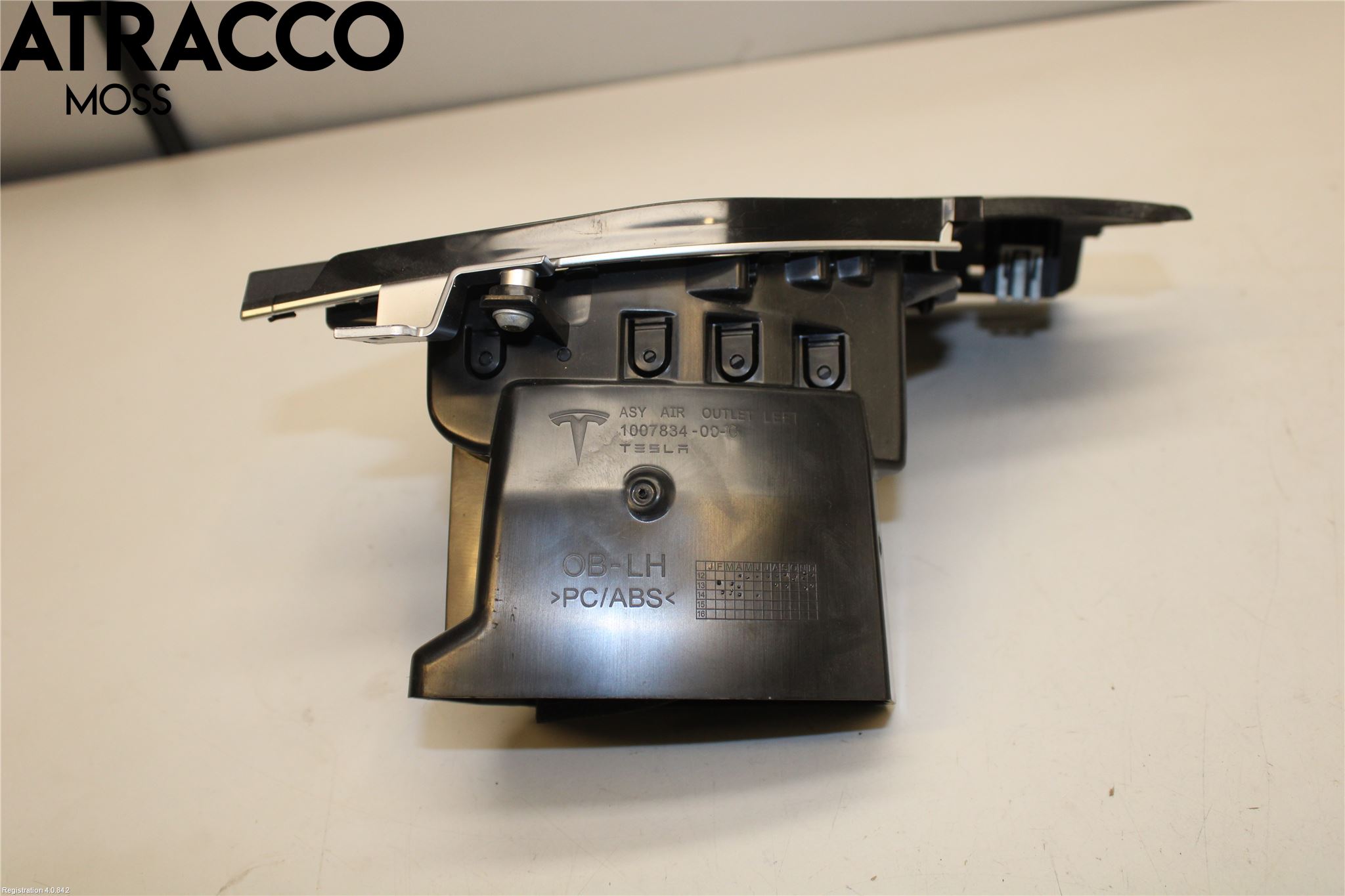 Tesla MODEL S 13- Dashbord Kanal - Dyse