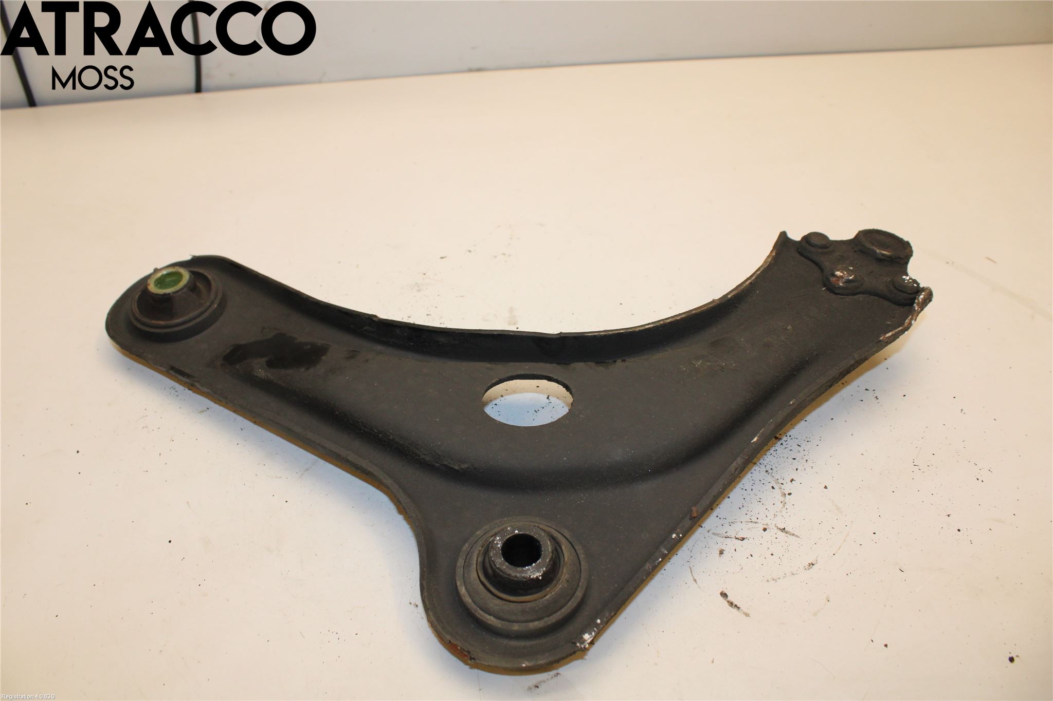 Peugeot 208 12-15 Bærearm Foran Høyre Nedre