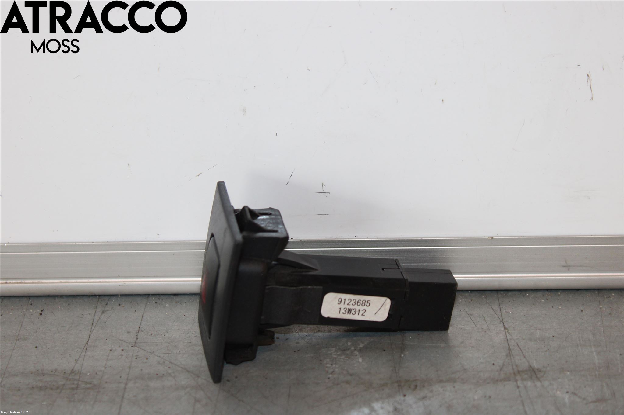 Volvo V70 14-16 Bryter Varsel (Nødblink)