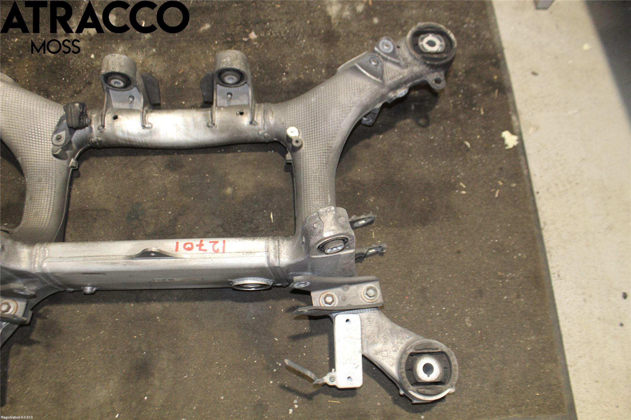 BMW 5 G30/G31/F90 17-23 Bakaksel Feste Travers-Ramme