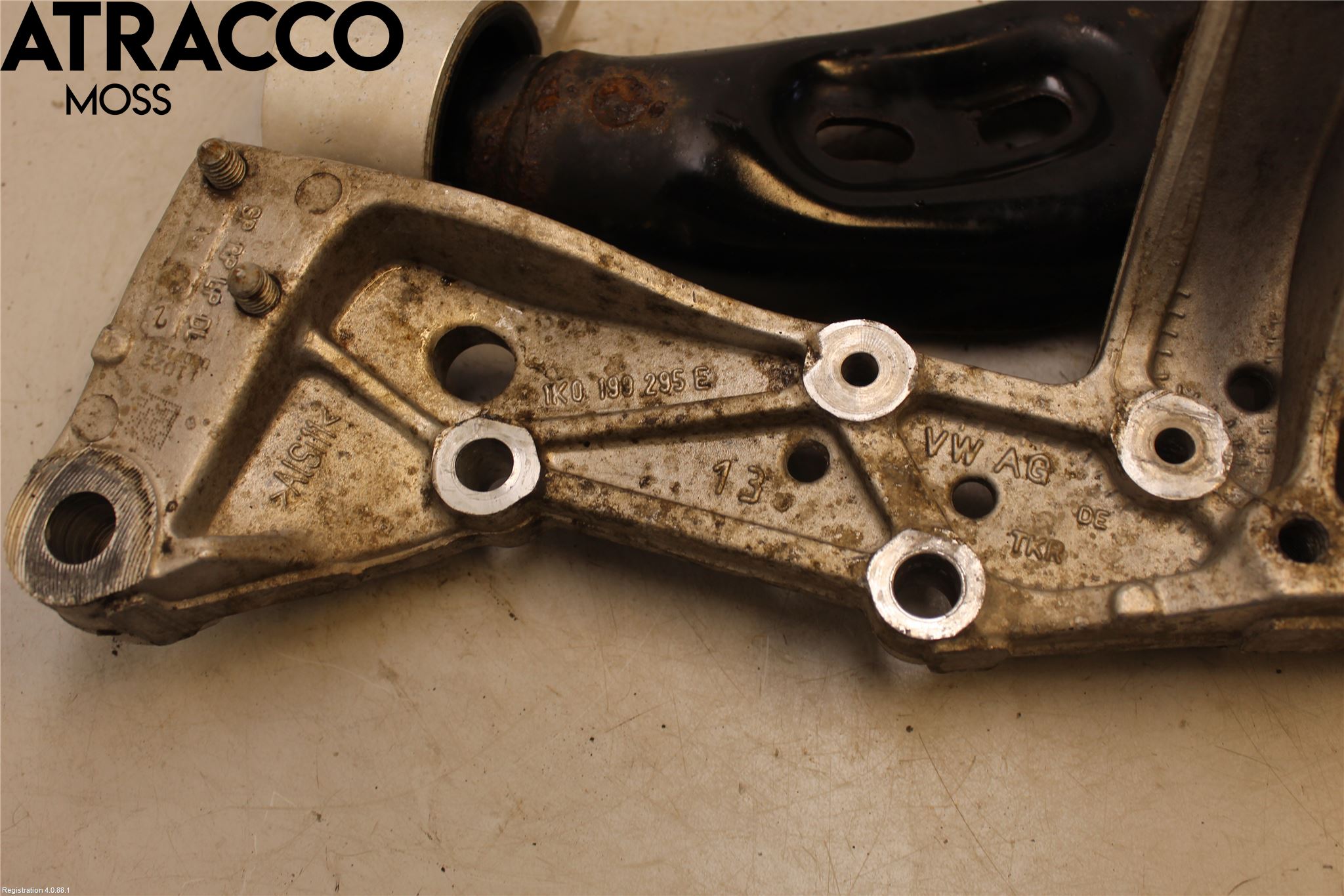 Volkswagen VW GOLF VI 09-13 Bærearm Foran Venstre Nedre