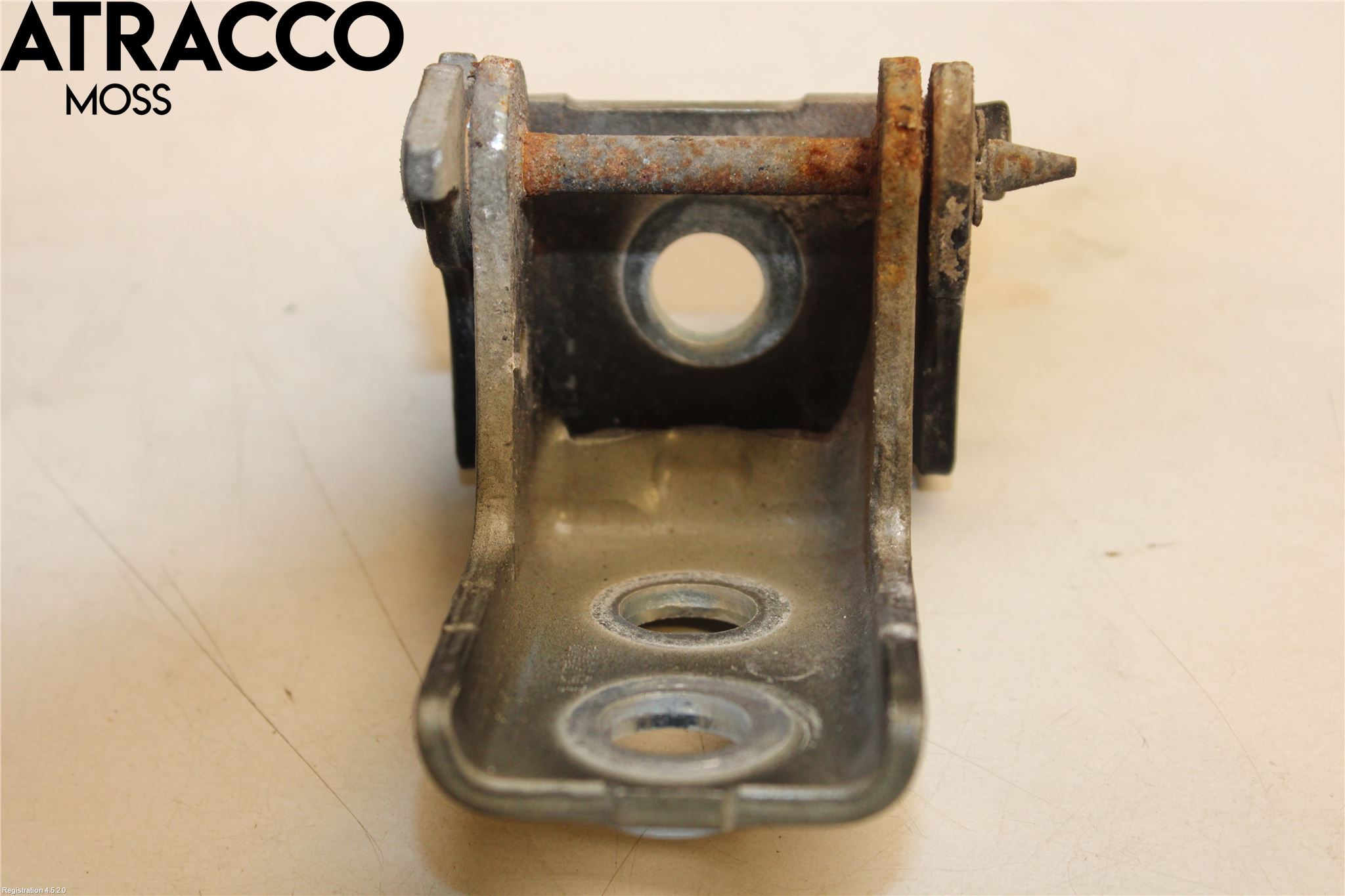 Peugeot 208 12-15 Dørhengsel