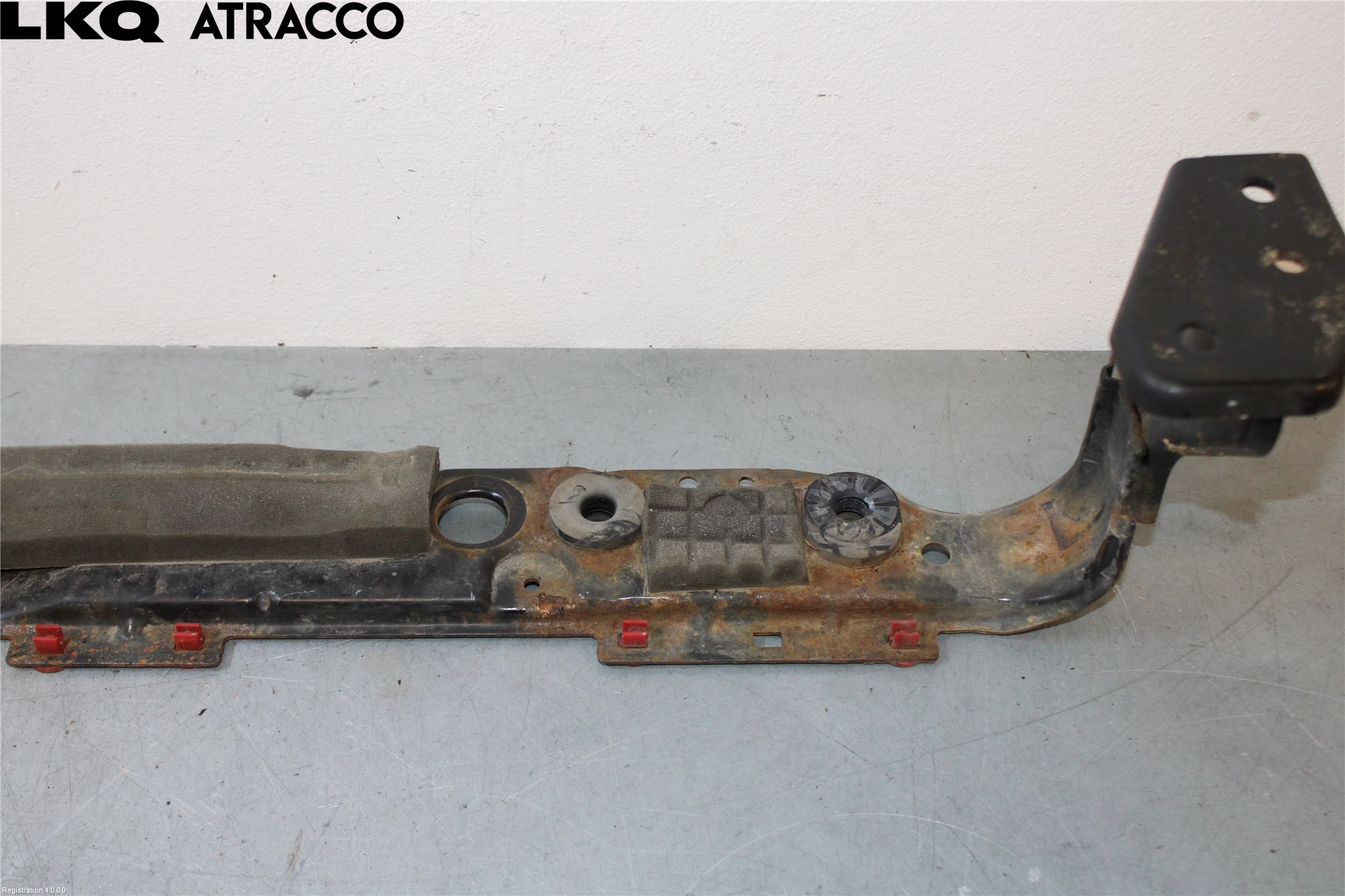 Ford TRANSIT/TOURNEO CONNECT 13-22 Radiator Feste - Ramme - Bjelk