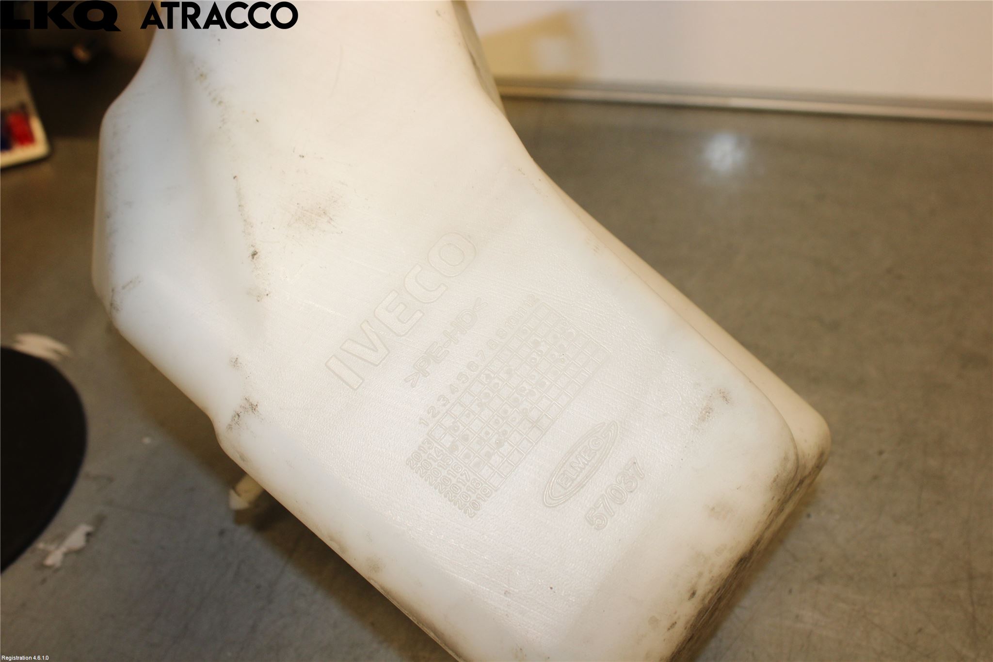 Iveco DAILY 14->> Spylerbeholder Frontrute