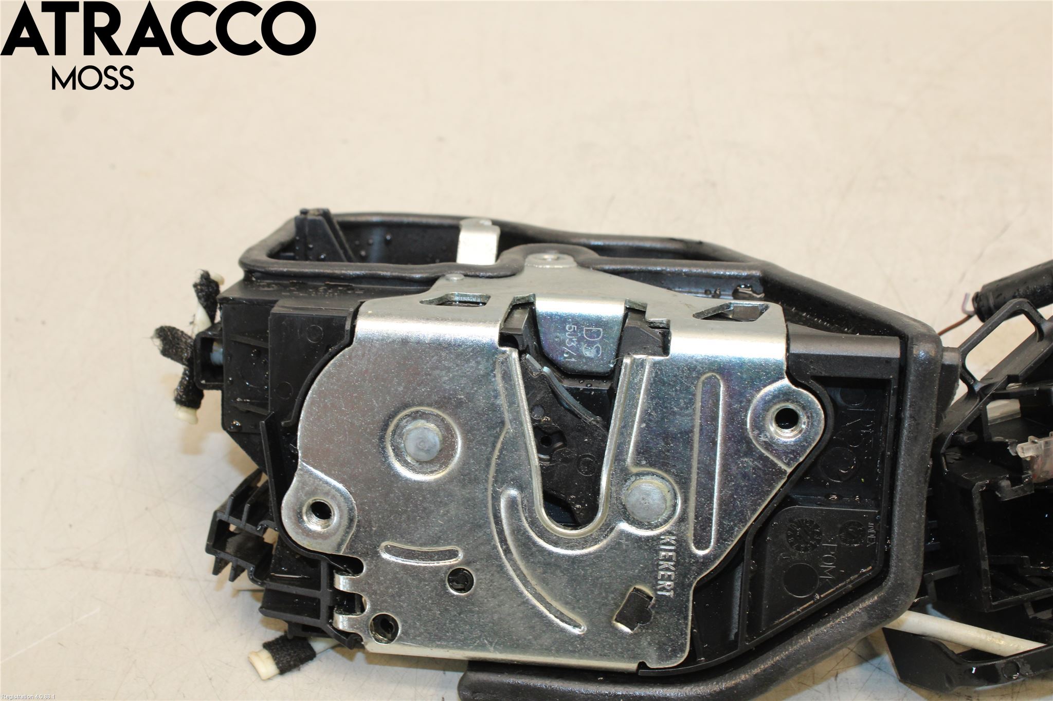 BMW 3 F30/F31/F80 12-19 Dørlås - Låsekasse