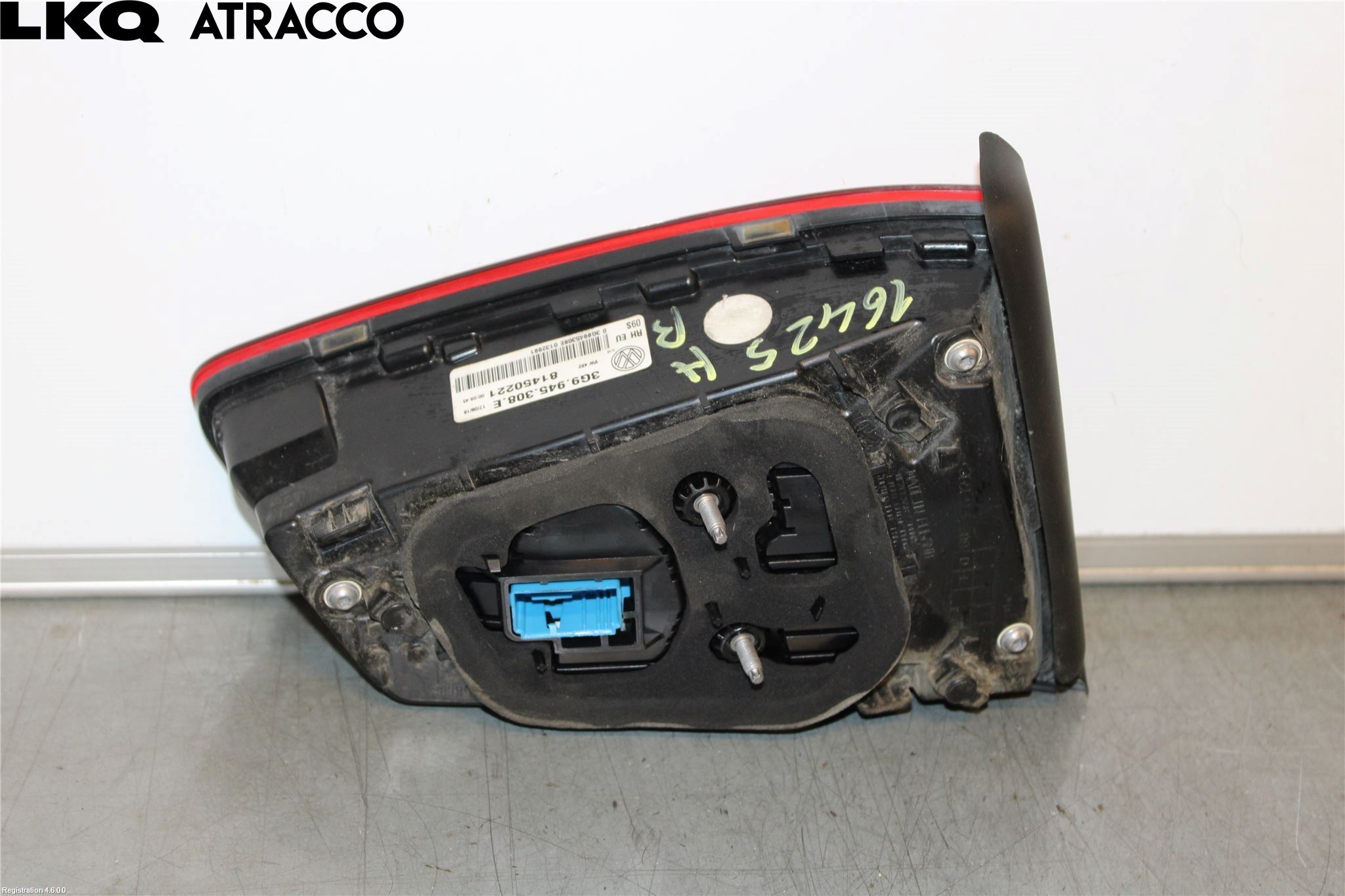 Volkswagen VW PASSAT 15-19 Baklykt Høyre  På Luke(Indre)