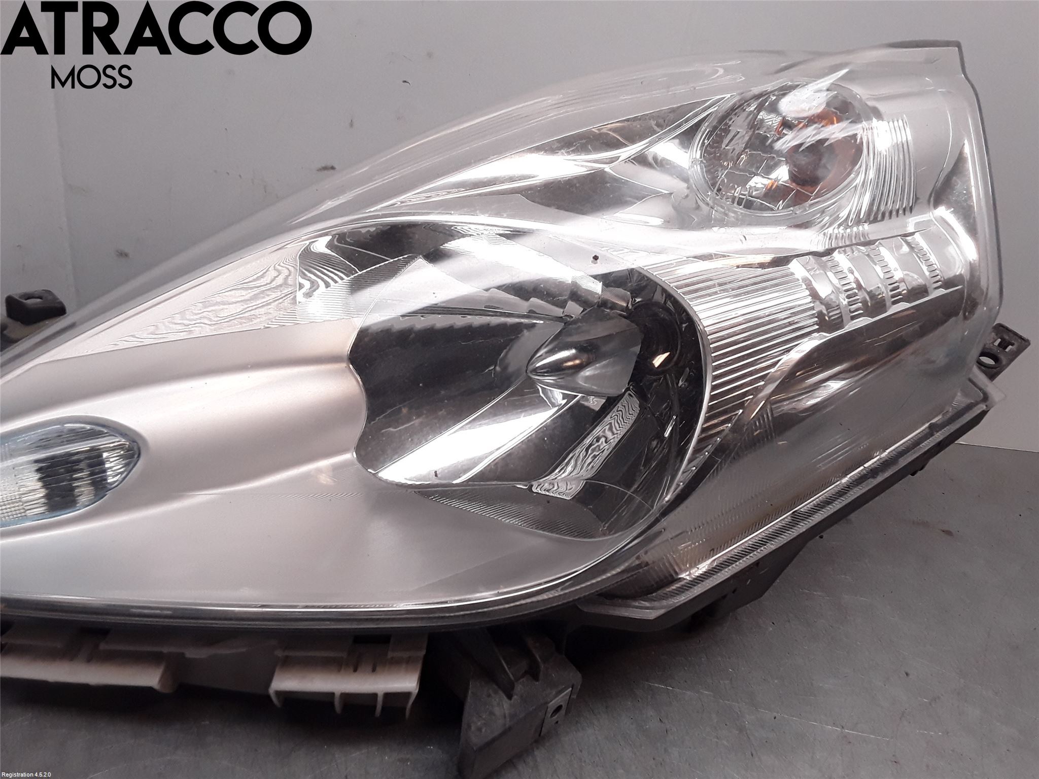 Nissan LEAF 11-17 Frontlykt Venstre