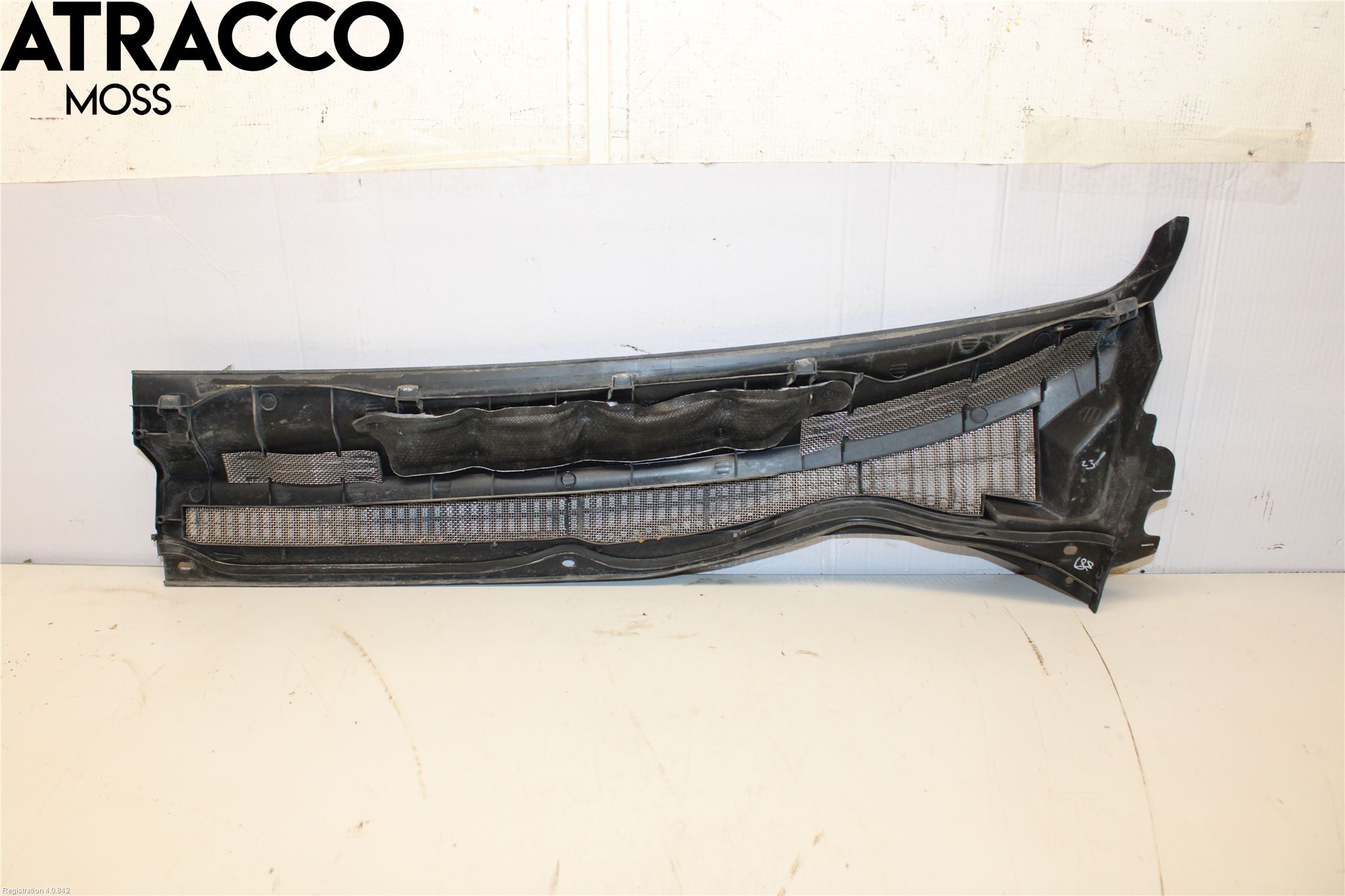 Toyota AVENSIS 03-06 Visker Deksel-Grill-Under Frr