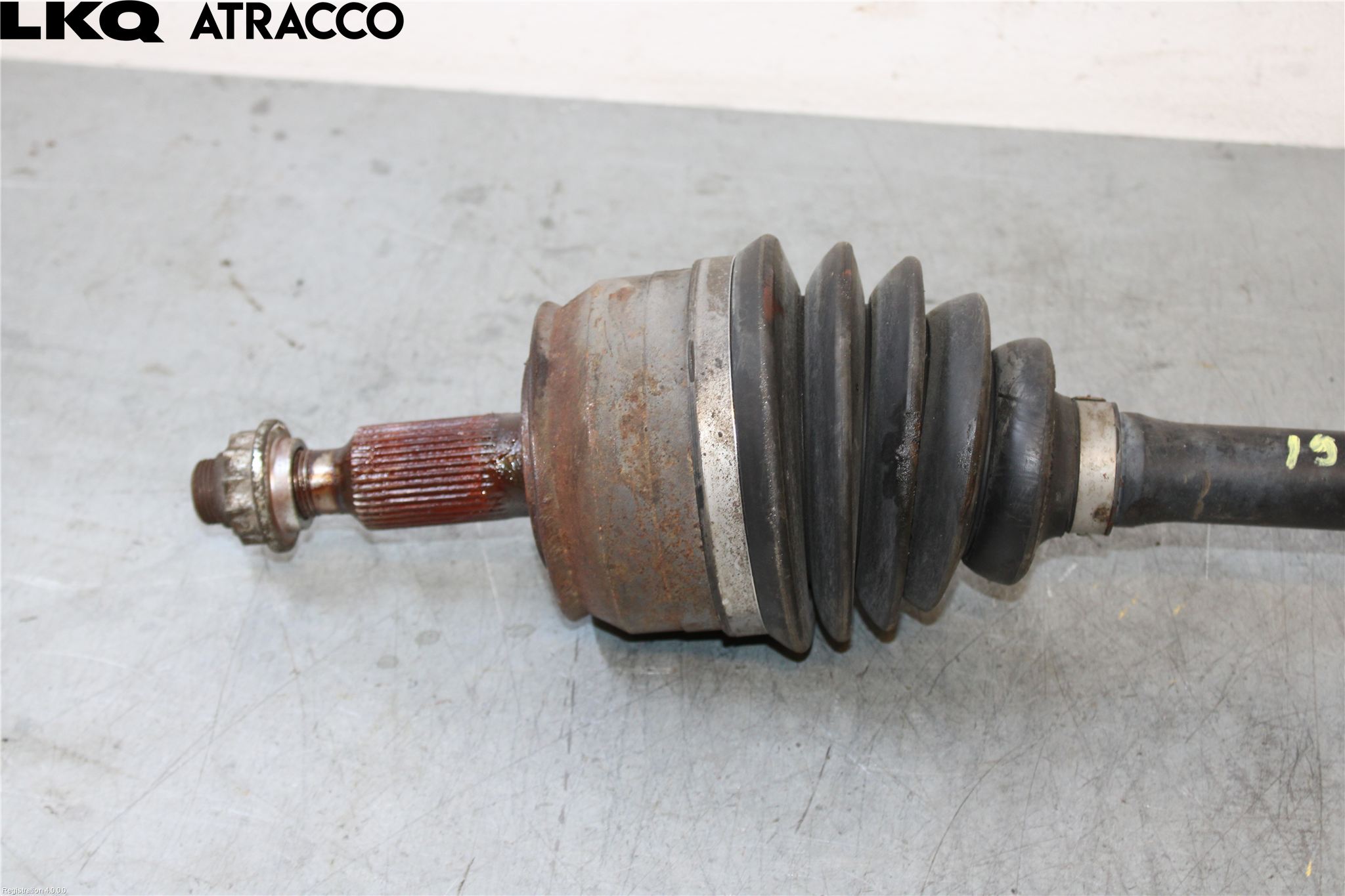 Volkswagen VW TRANSP/CARAVELLE (T5) 04-15 Drivaksel Foran Kompl Venstre
