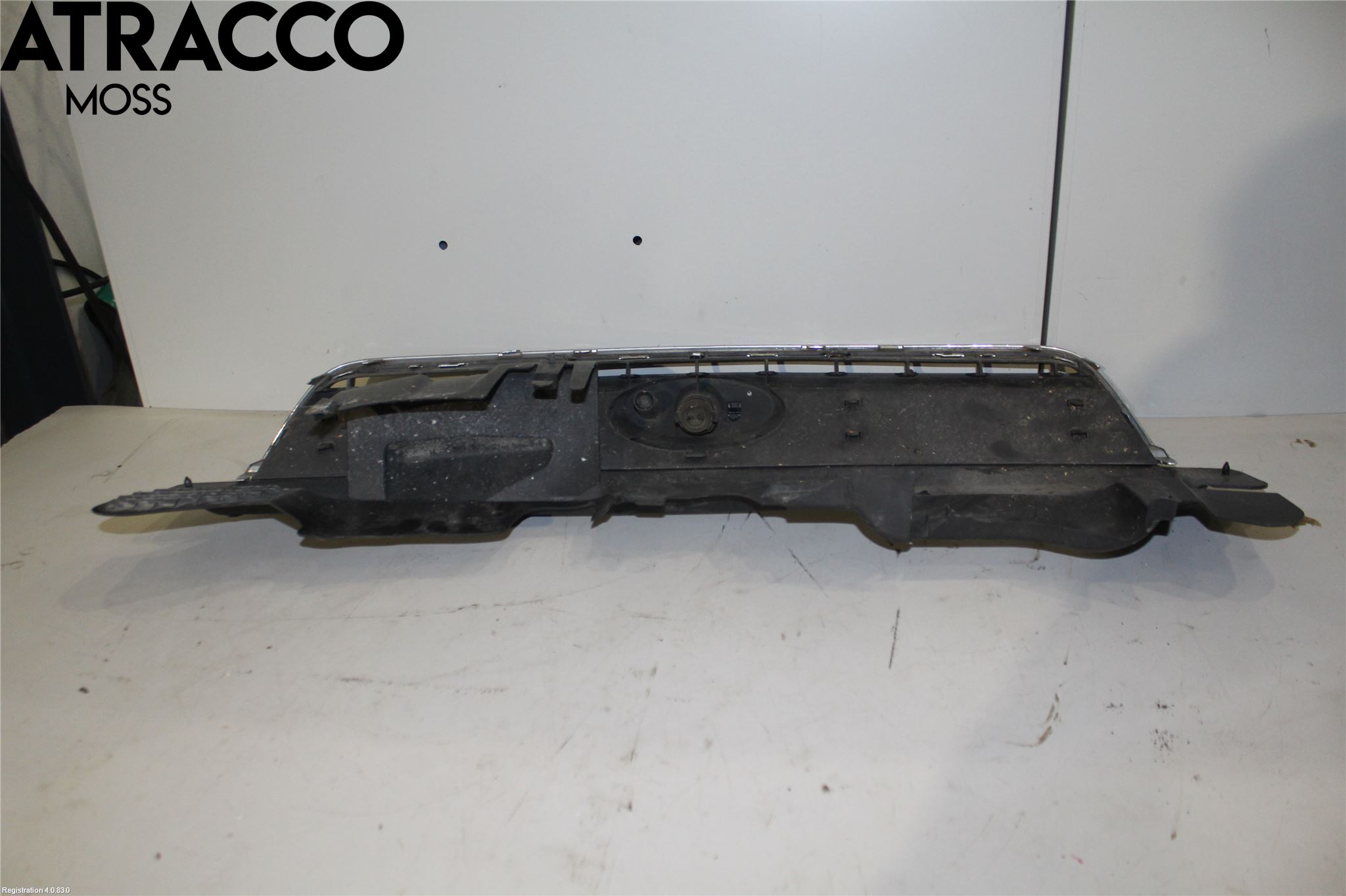 Ford KUGA 08-12 Grill Komplett