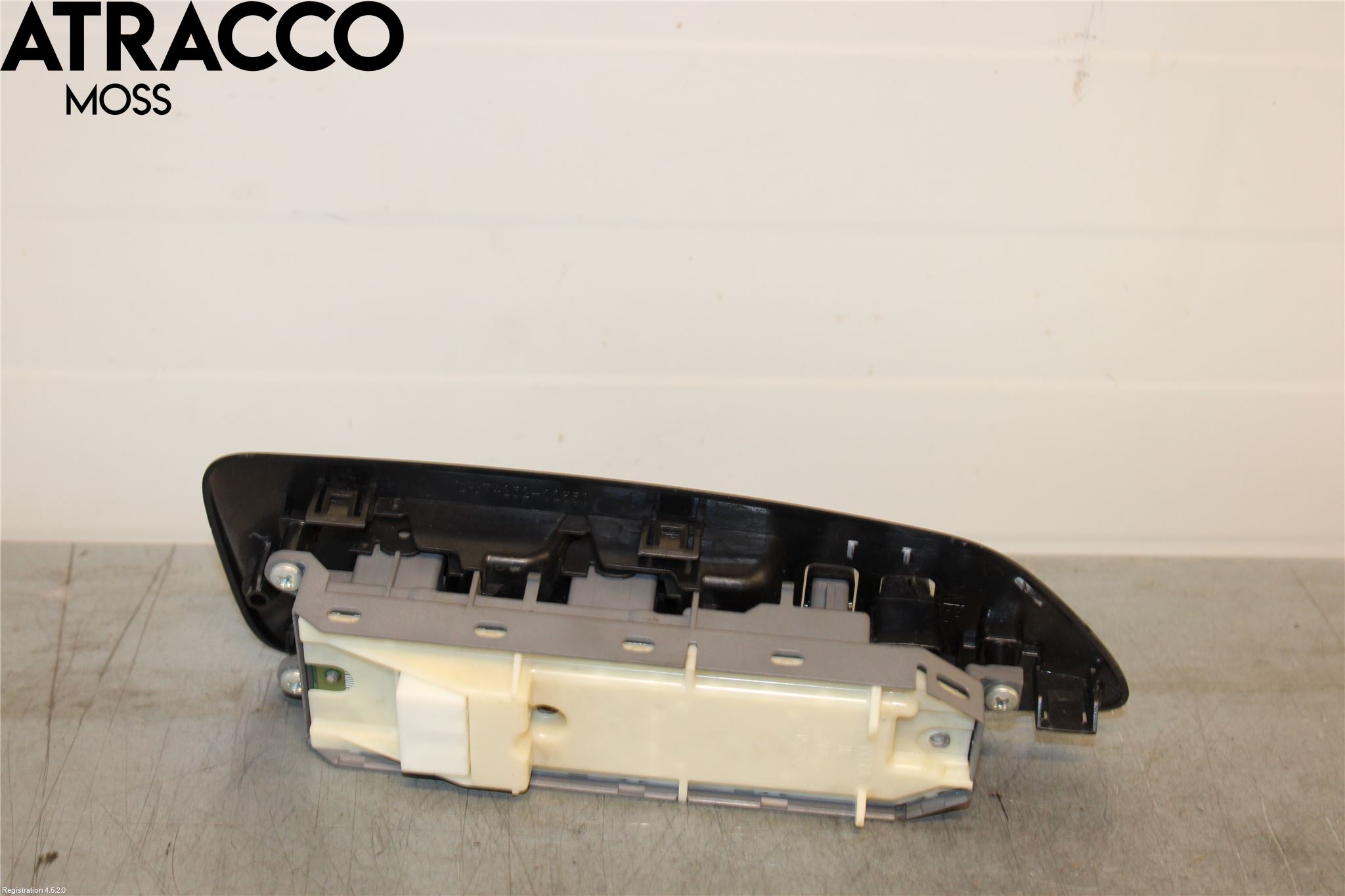 Toyota AURIS 10-12 Bryter Vindusheis